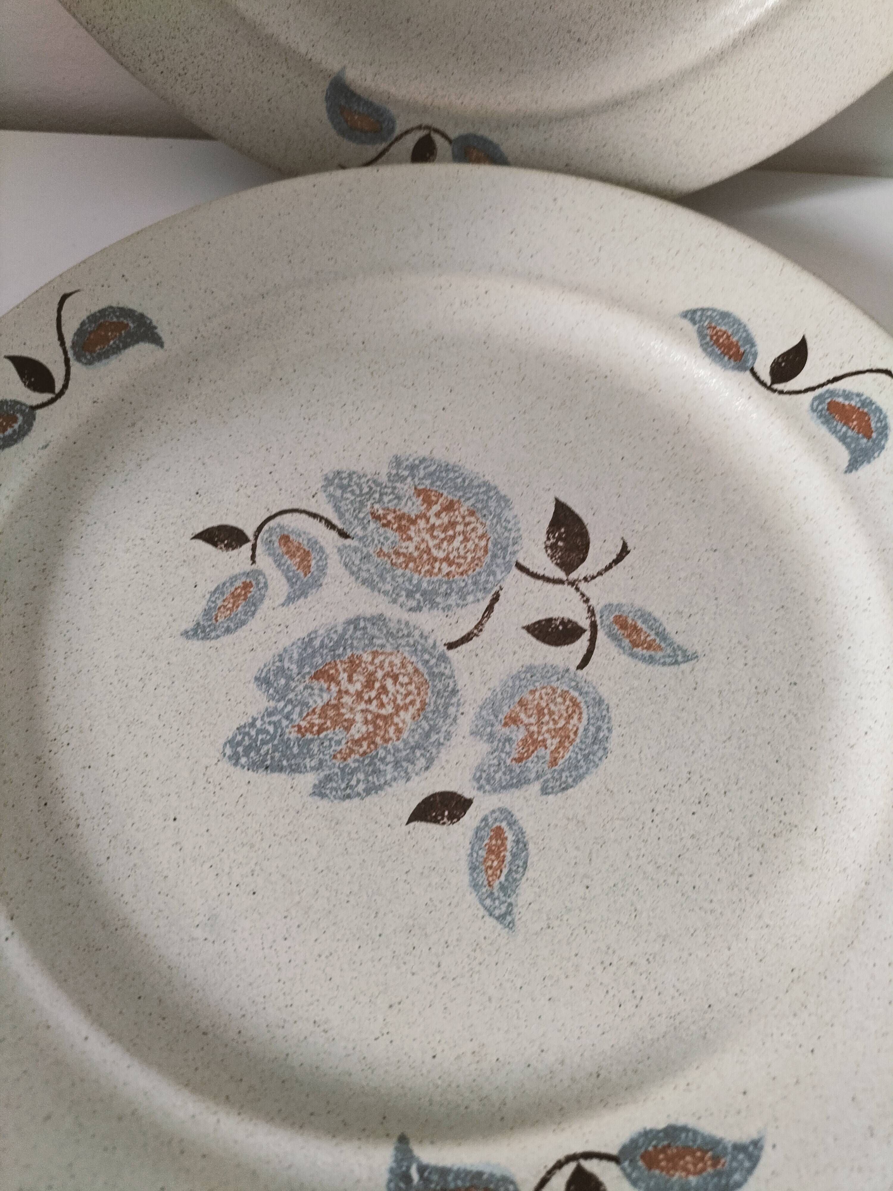 6 Saint-Amand stoneware dinner plates, Sologne pattern