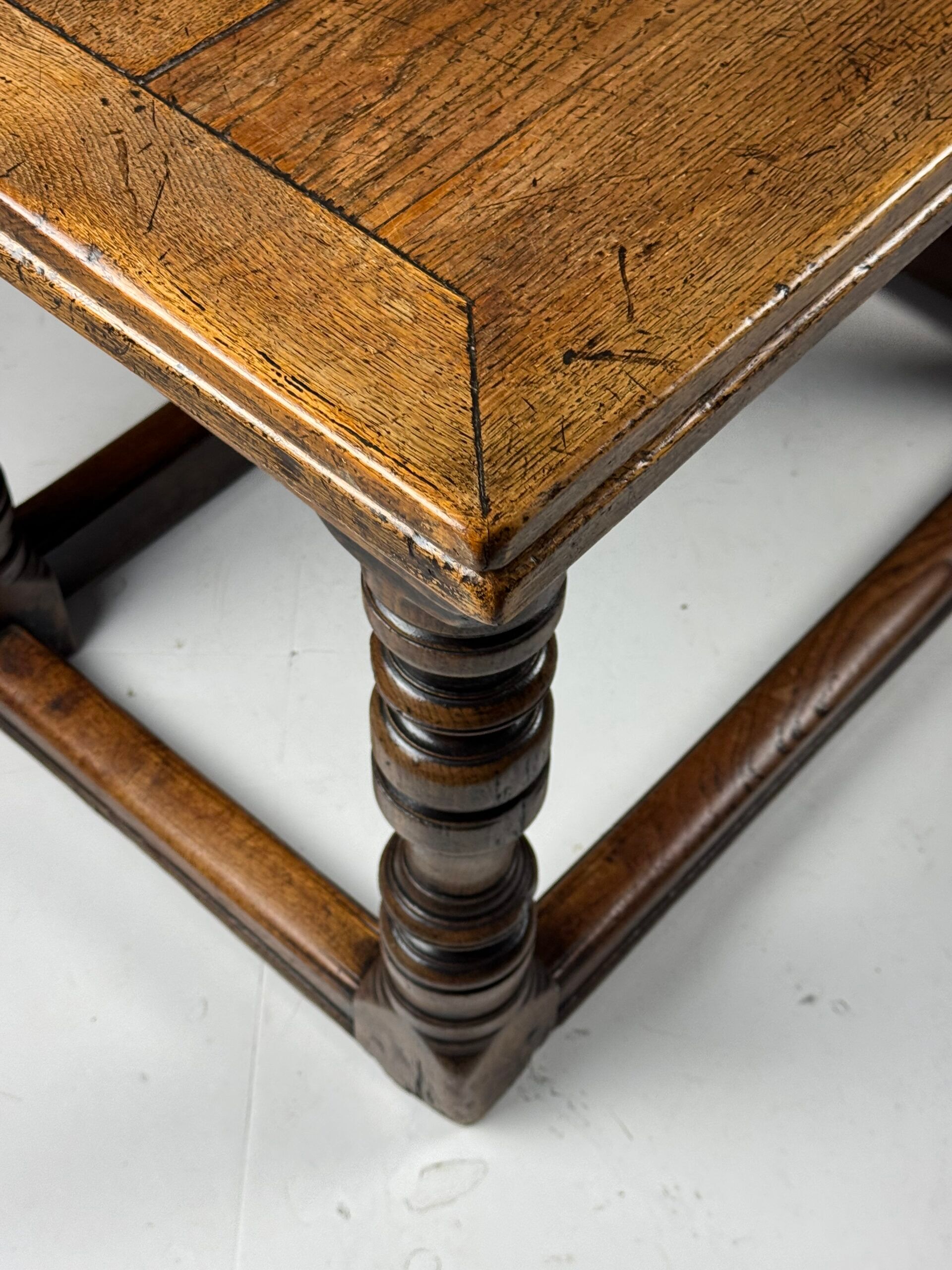 English extendable table ca. 1700