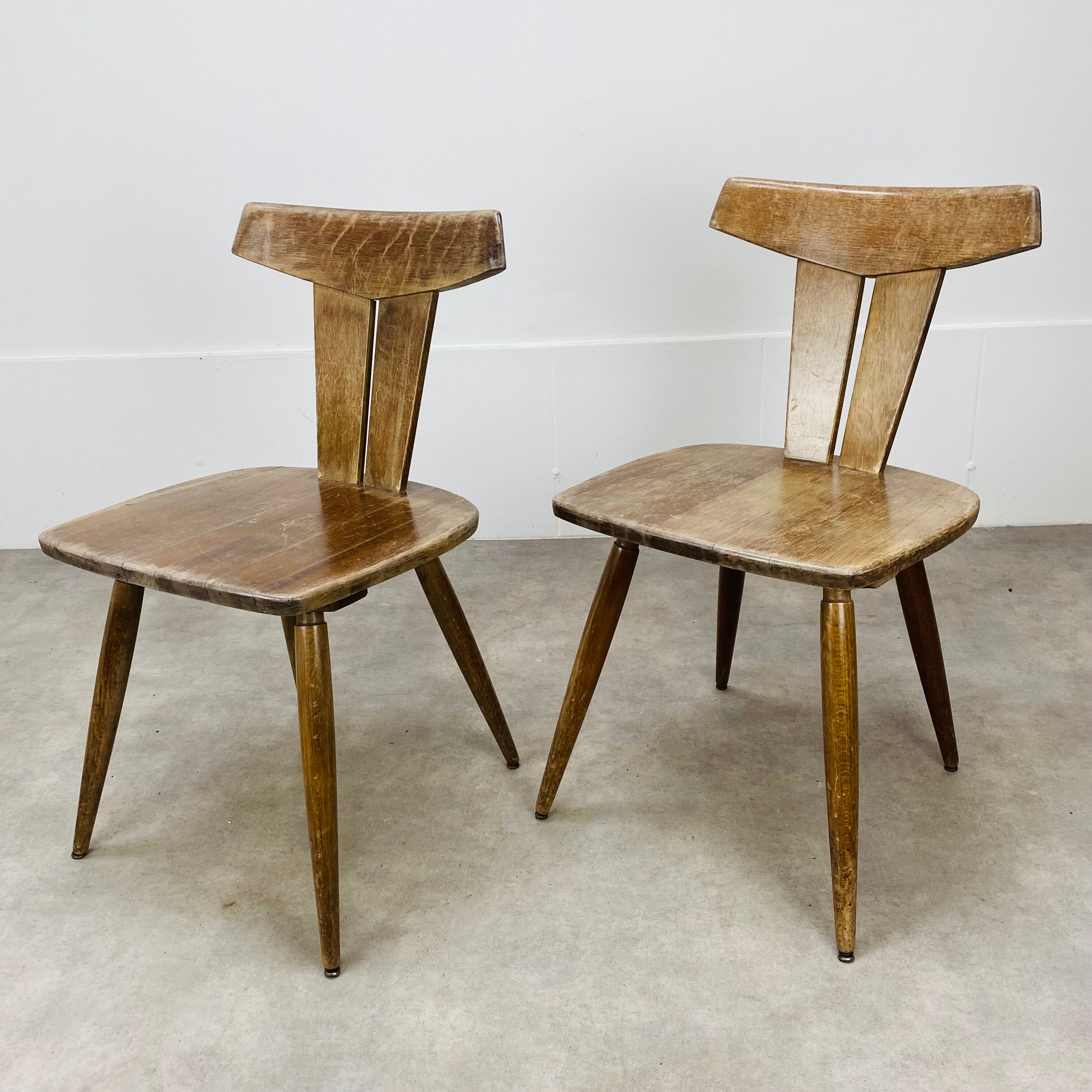 Pair of T chairs brutalists solid wood