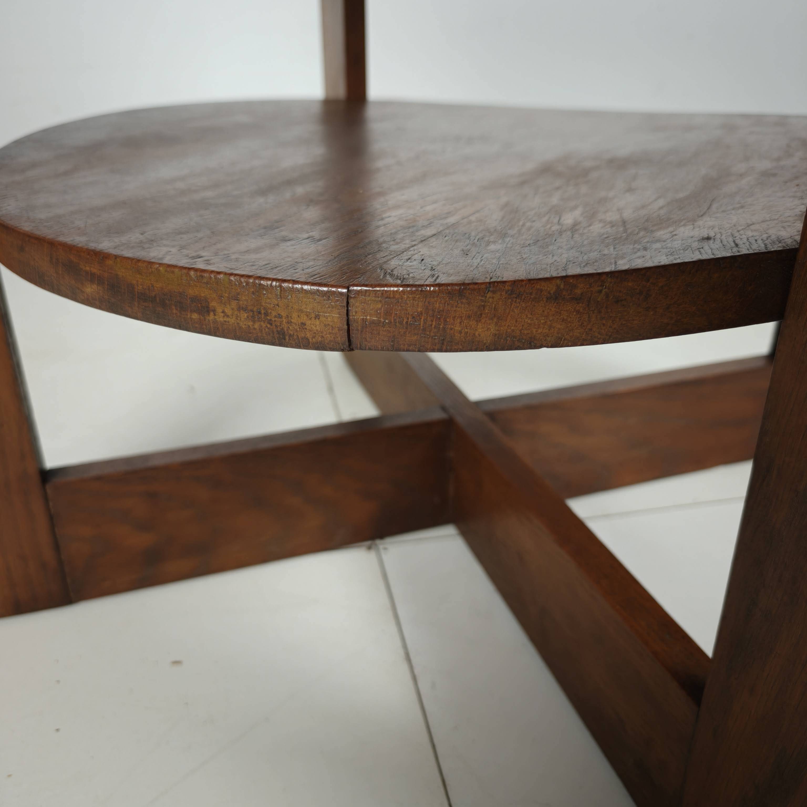 Table d'appoint en chêne de l'École d'Amsterdam avec motif carré, Pays-Bas, vers 1925