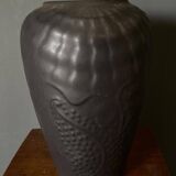 Habitat vase in ceramic black background inspired by Gaudi