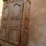 Armoire en sapin art populaire