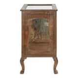 Free-standing display case