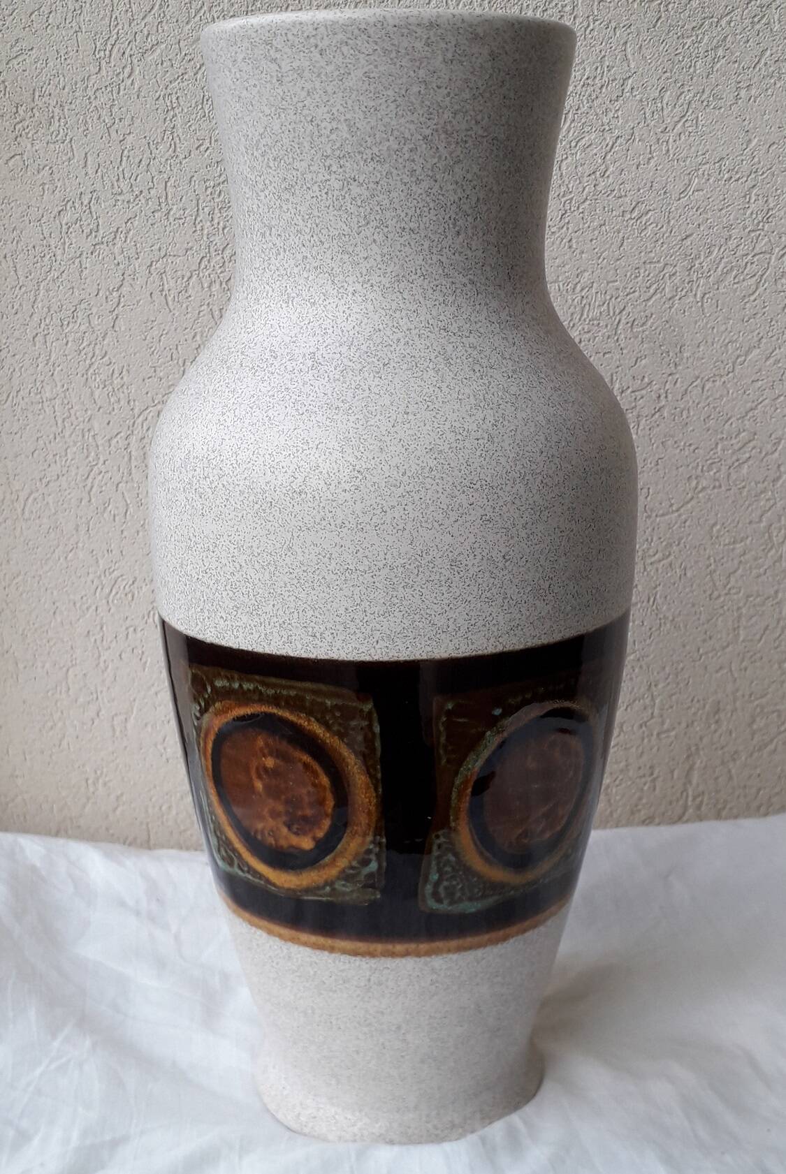 Ceramic vase