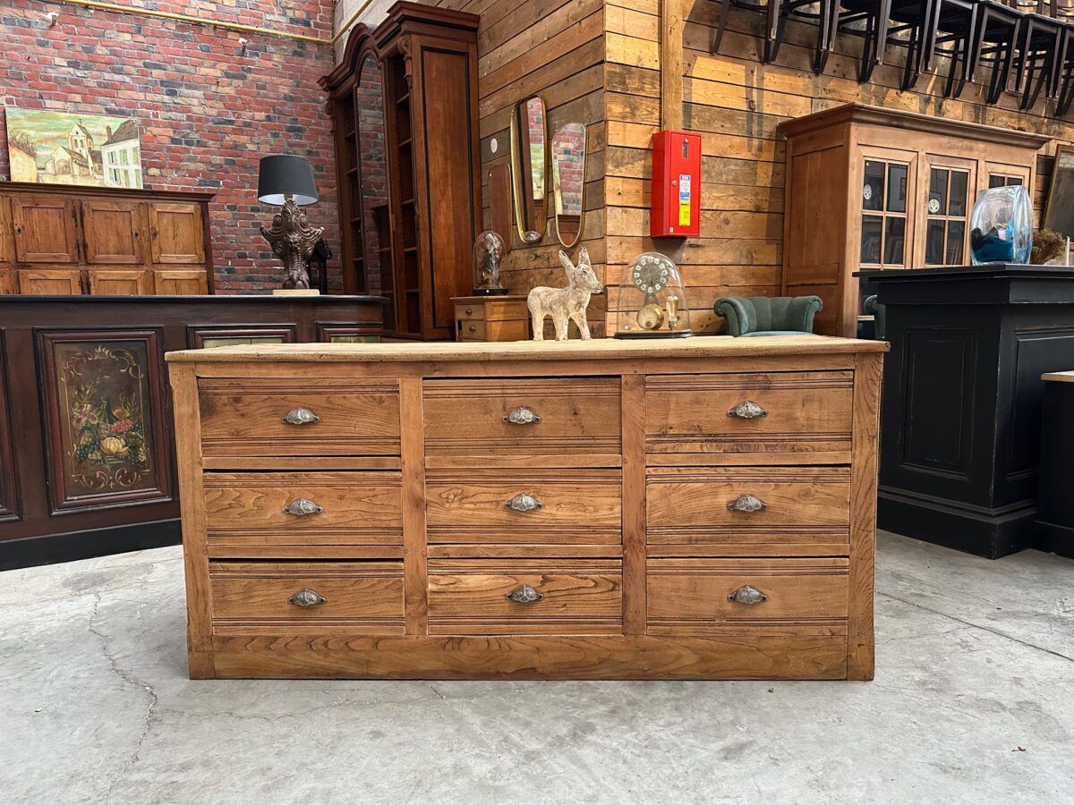 Trading counter early 20th century