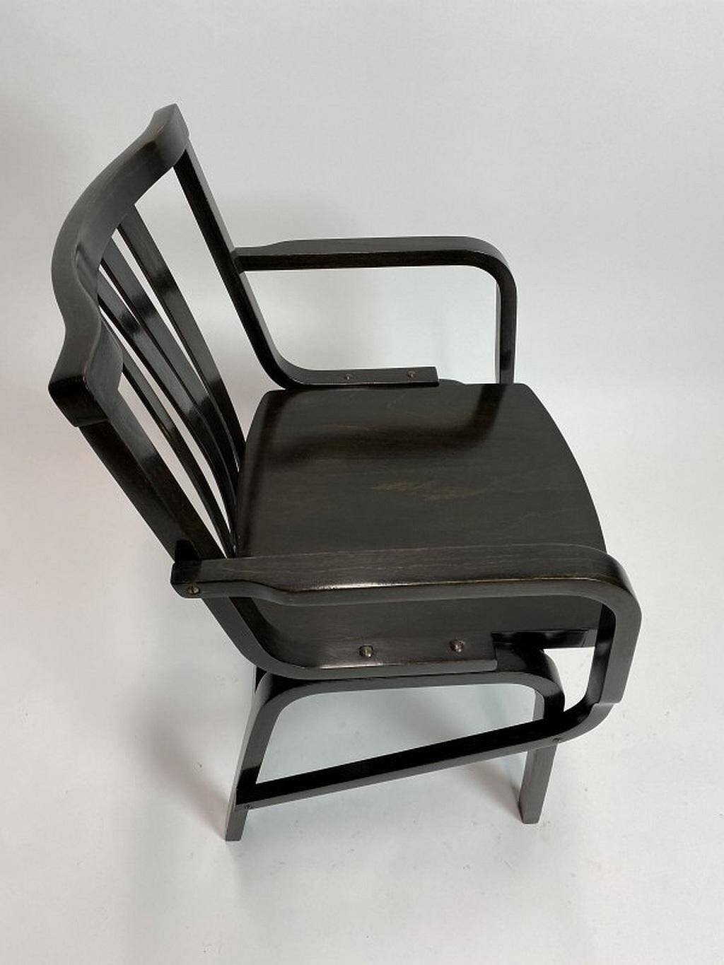 Fauteuils noirs de style milieu du siècle