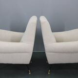Paire de fauteuils bouclés italiens du milieu du siècle, pieds en fer et laiton, années 1950