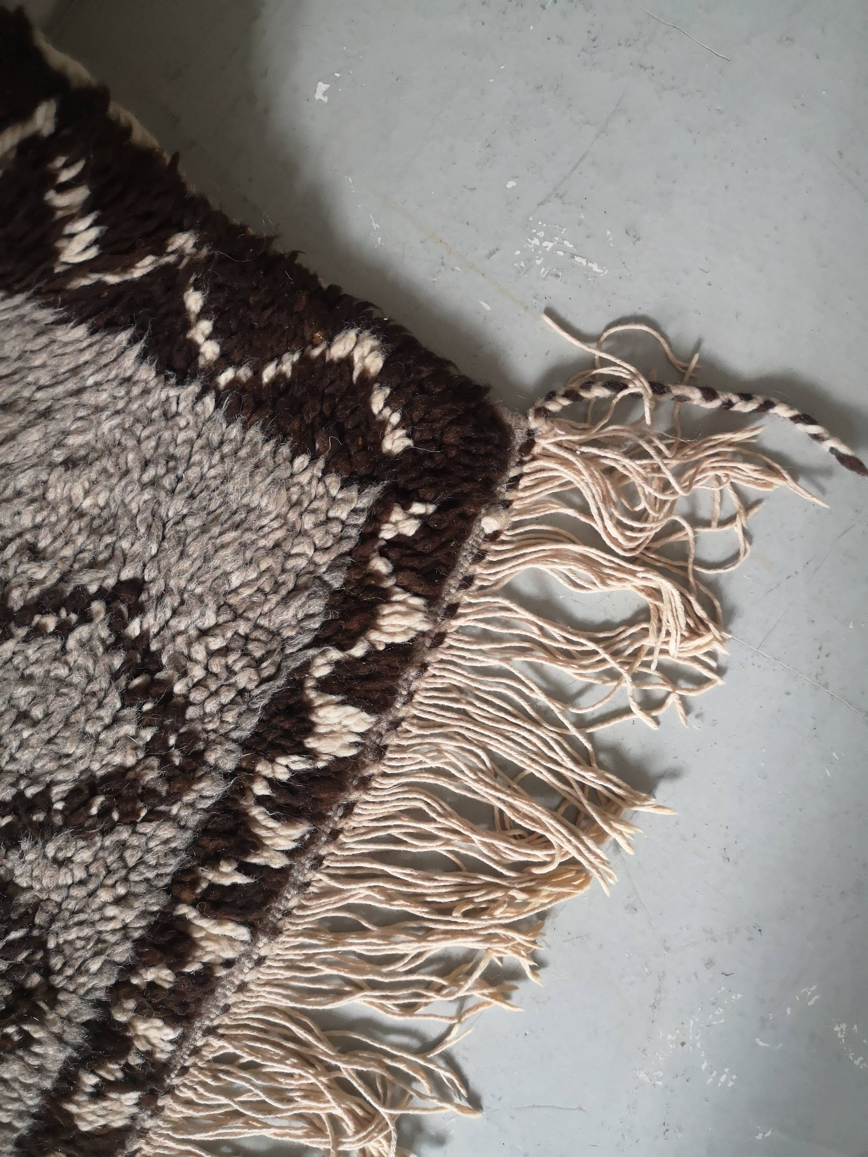 Berber carpet beniouarain, 2m x 1m15