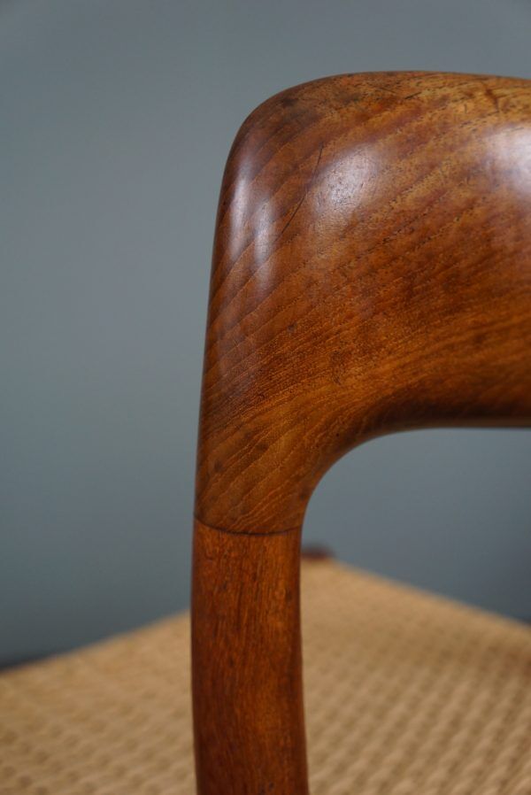 Set of 6 chairs and dining table Niels Otto Møller