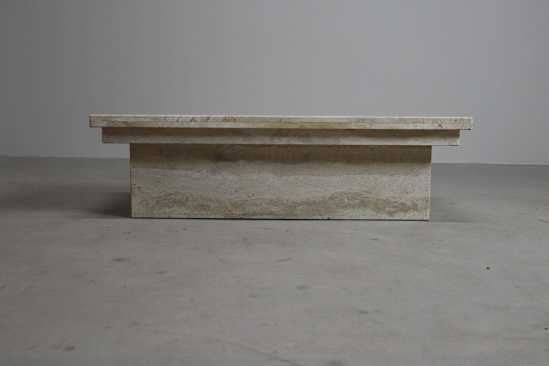 Table basse vintage en travertin, années 1970