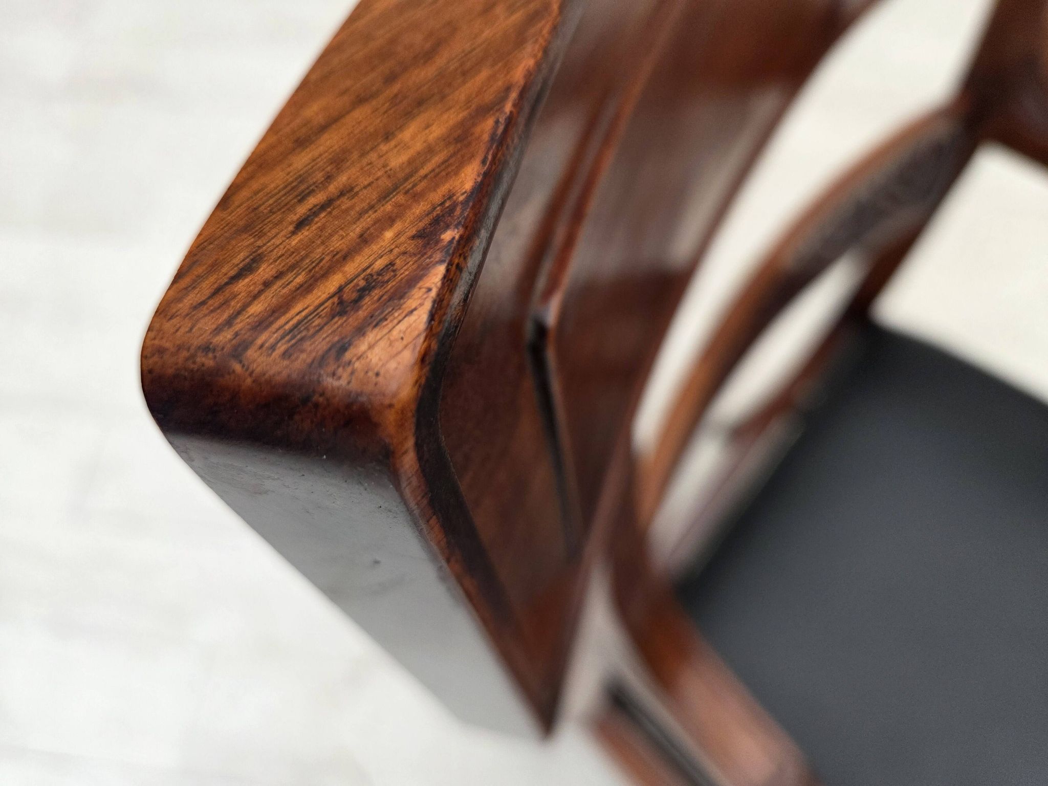 1920-30s, set of 2 armchairs, design after Georges Jacob, carved teak wood.