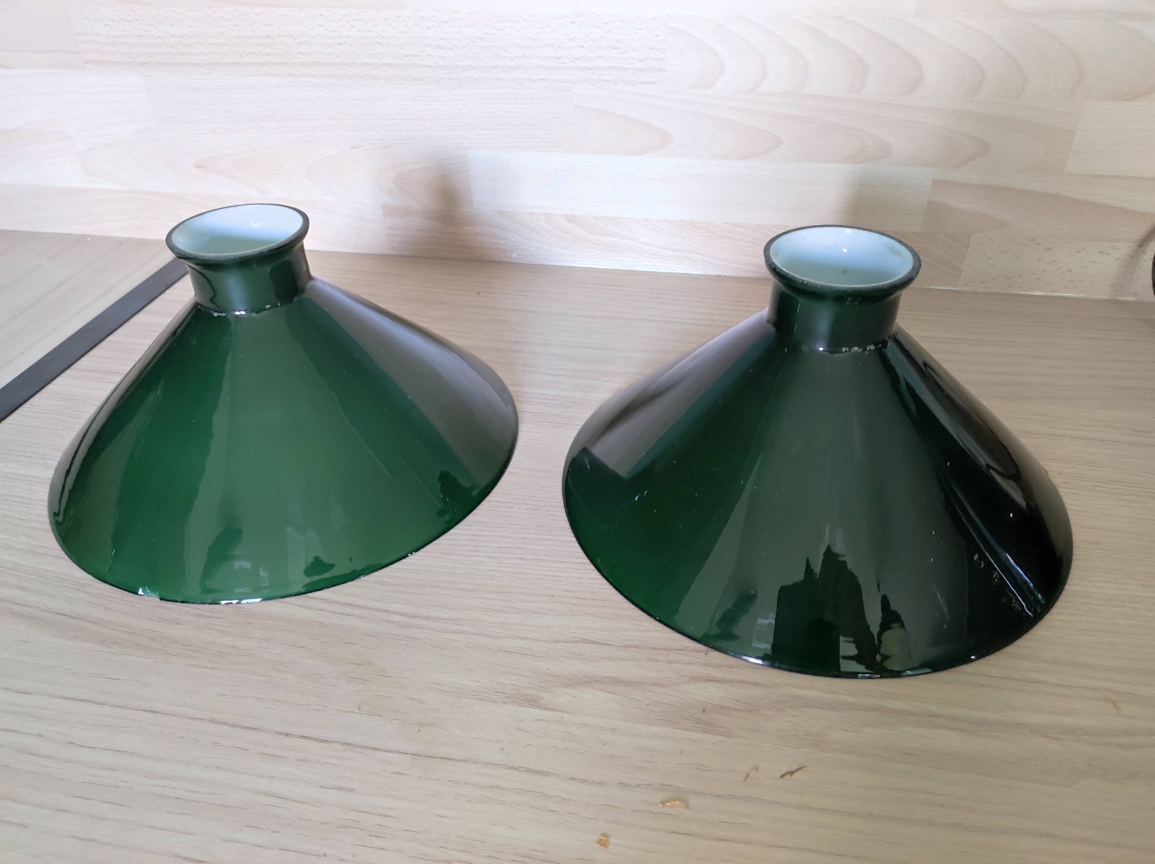 Lot 2 abat jour verre opaline vert