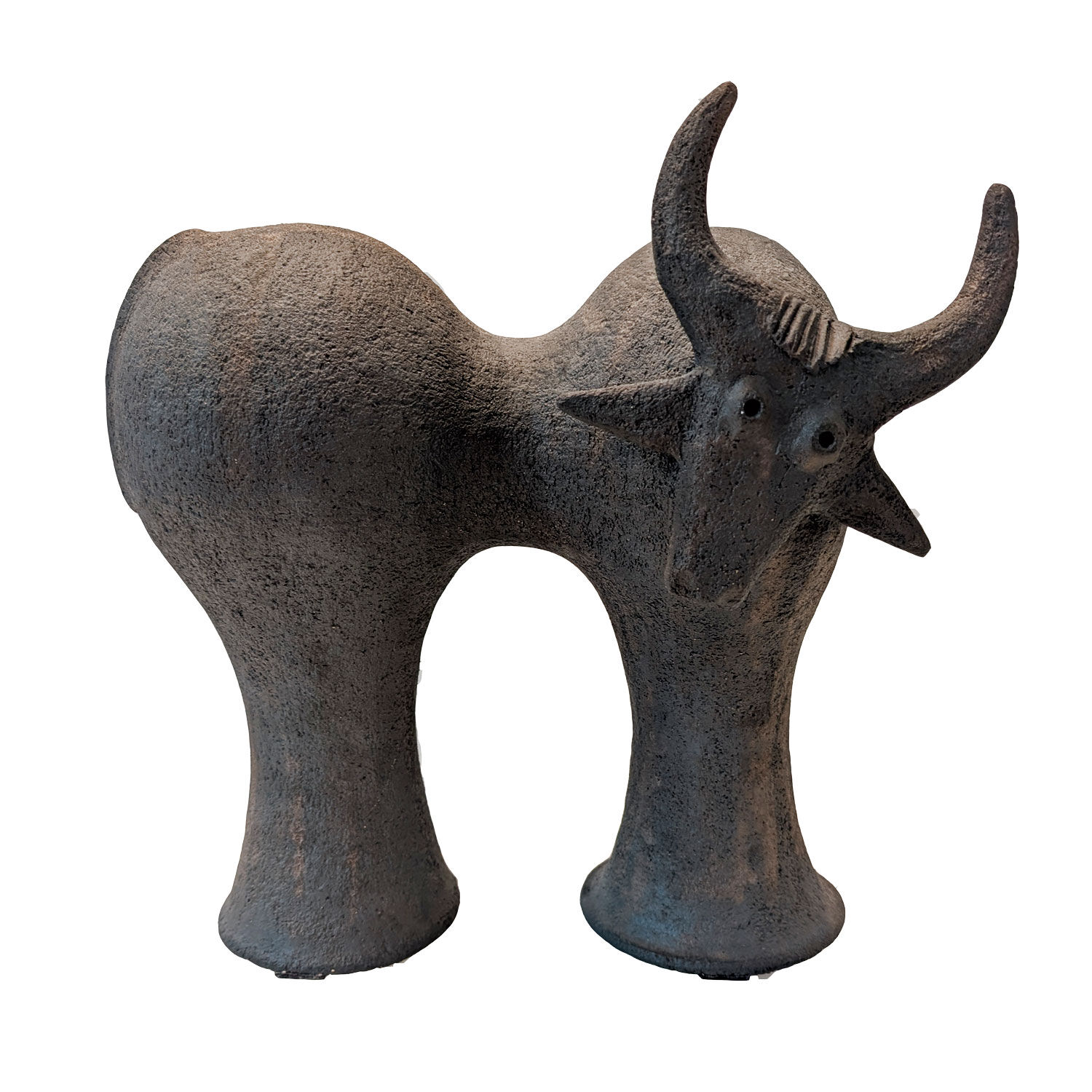 Large sandstone bull, by Dominique Pouchain, 2025