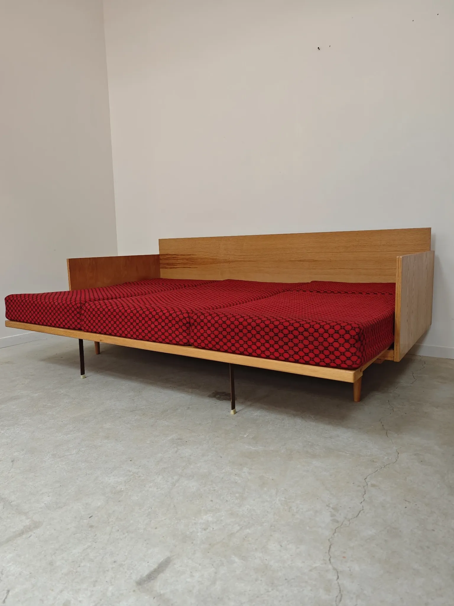 Folding bench Daybed sofa red and black fabric Libena Ex Teh