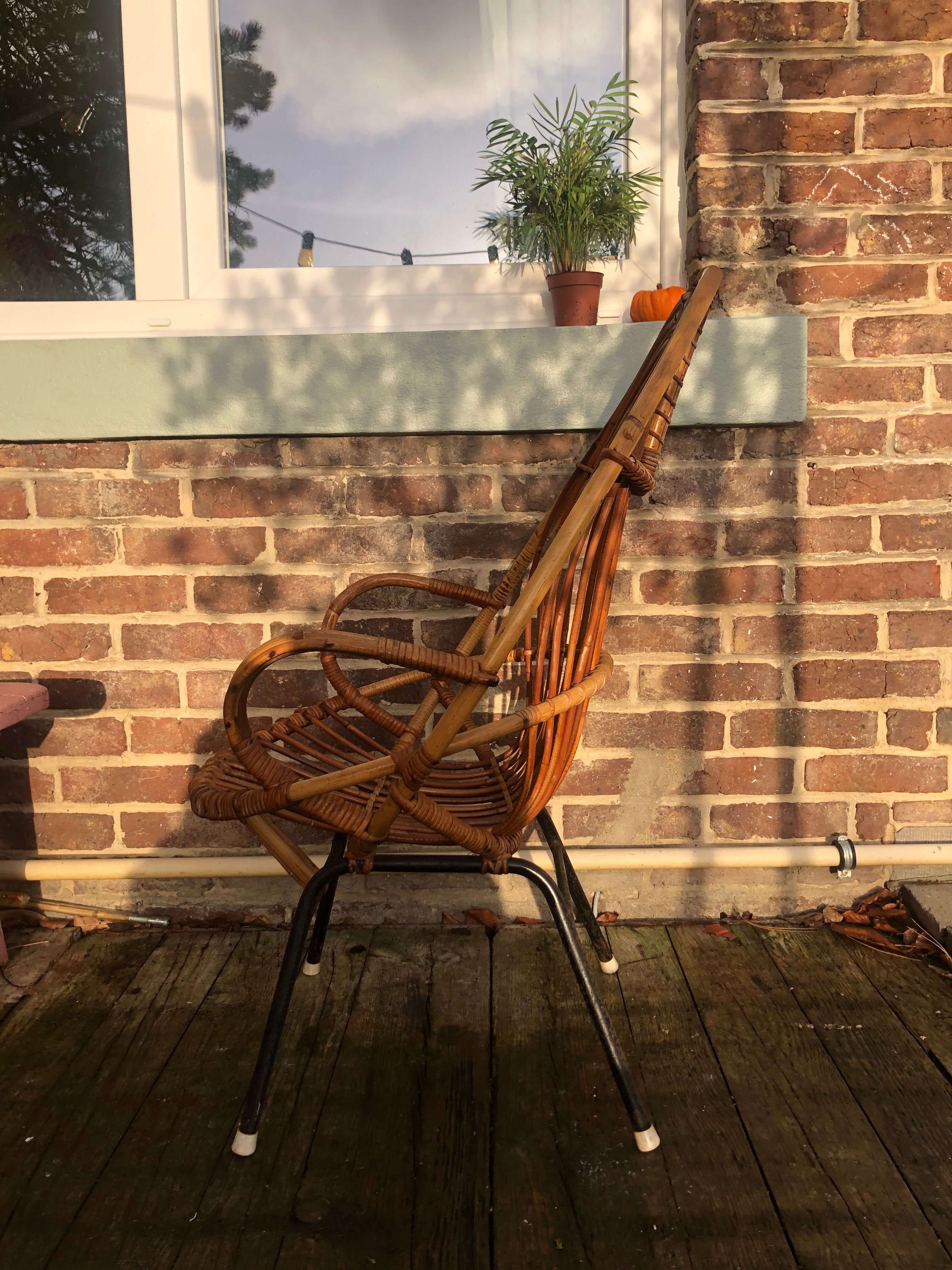 Rattan shell armchair (metal feet)