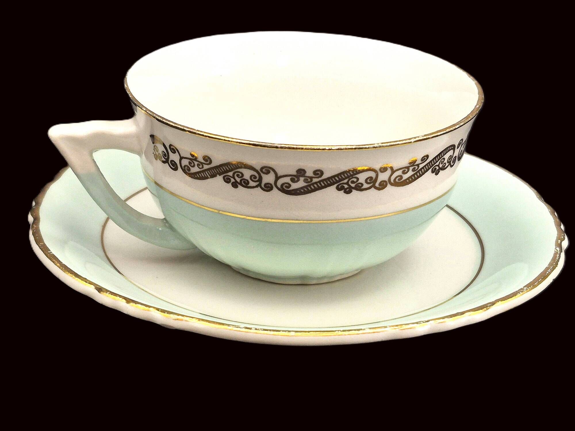 Vintage 4 cup and saucer set Seville Moulin des Loups Orchies