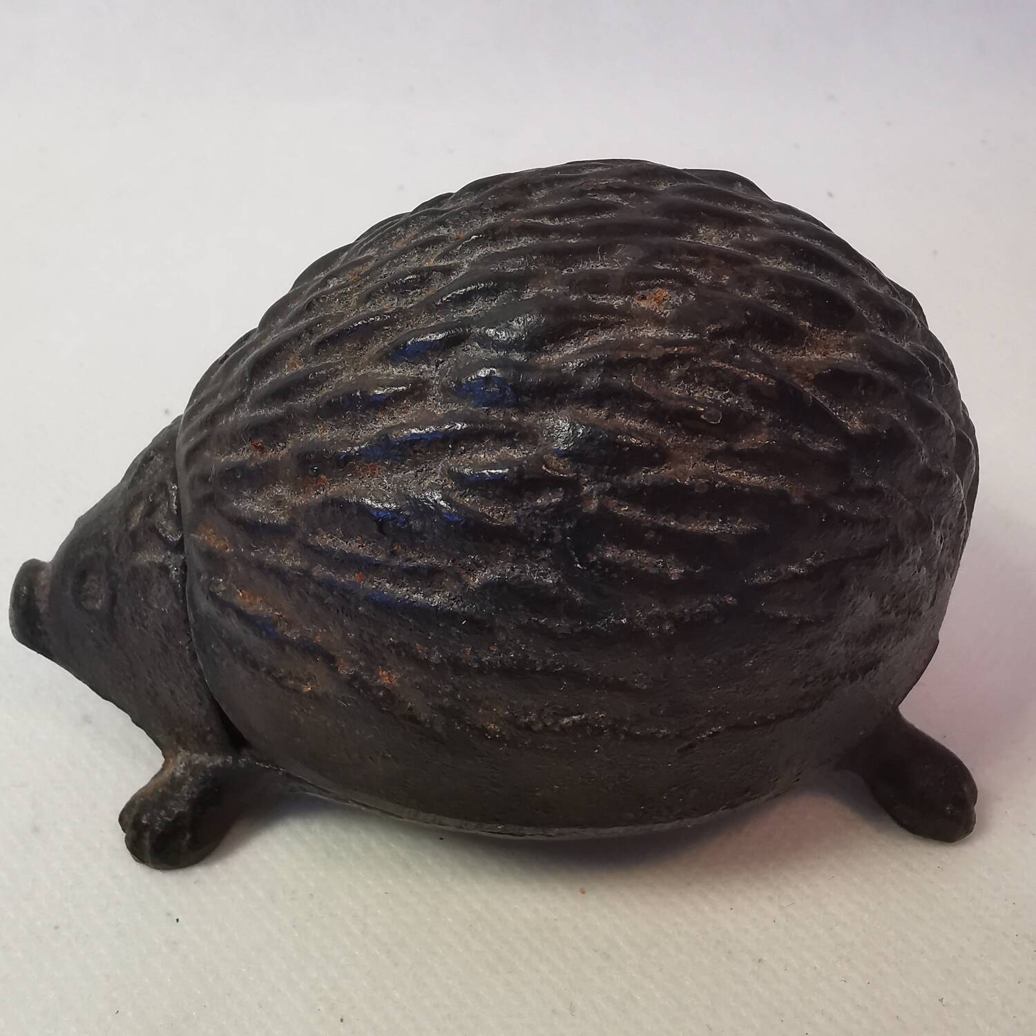 Vintage cast iron key/jewelry storage box. hedgehog shape