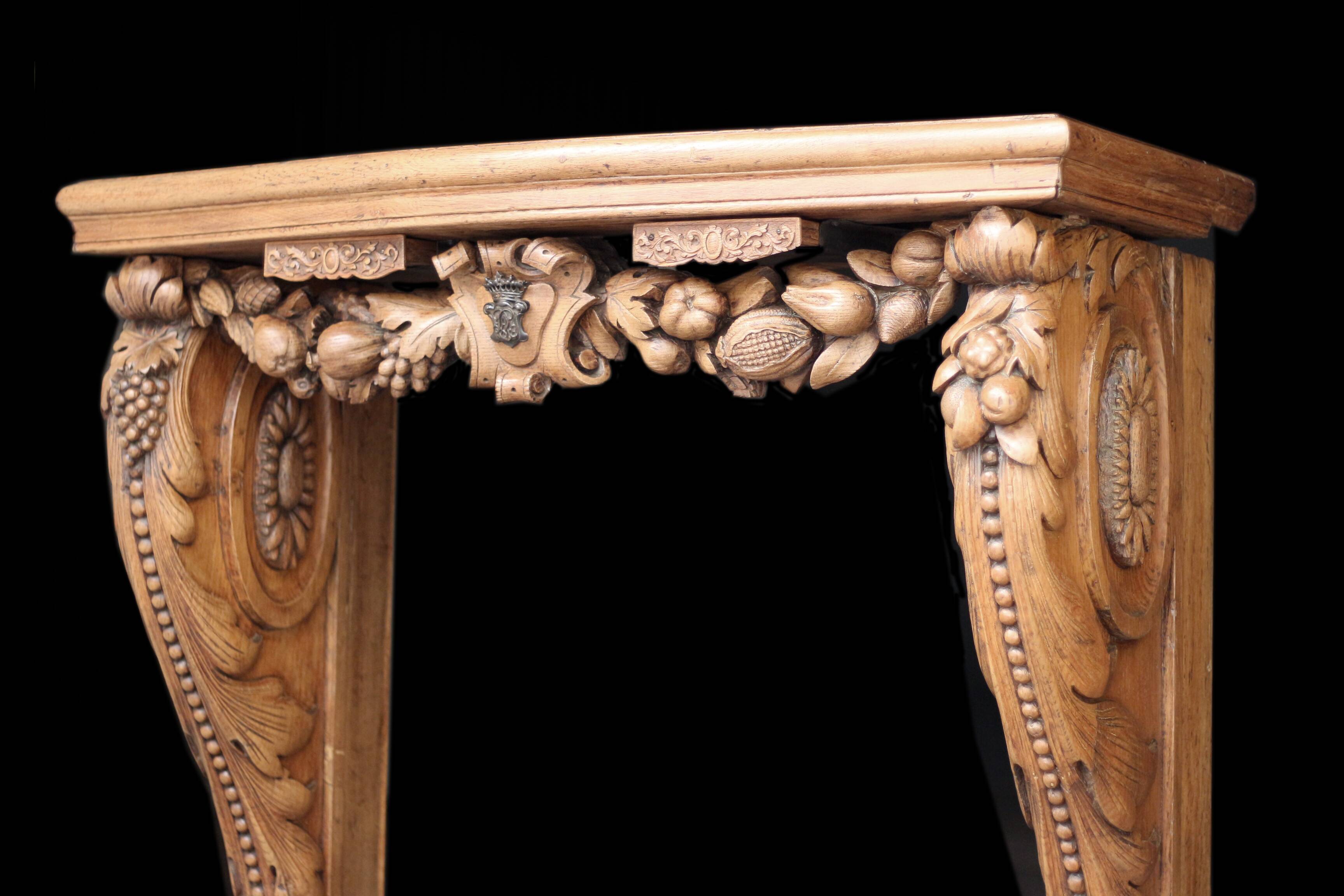 Exceptionnelle console desserte en chêne (18eme). Magnifique travail