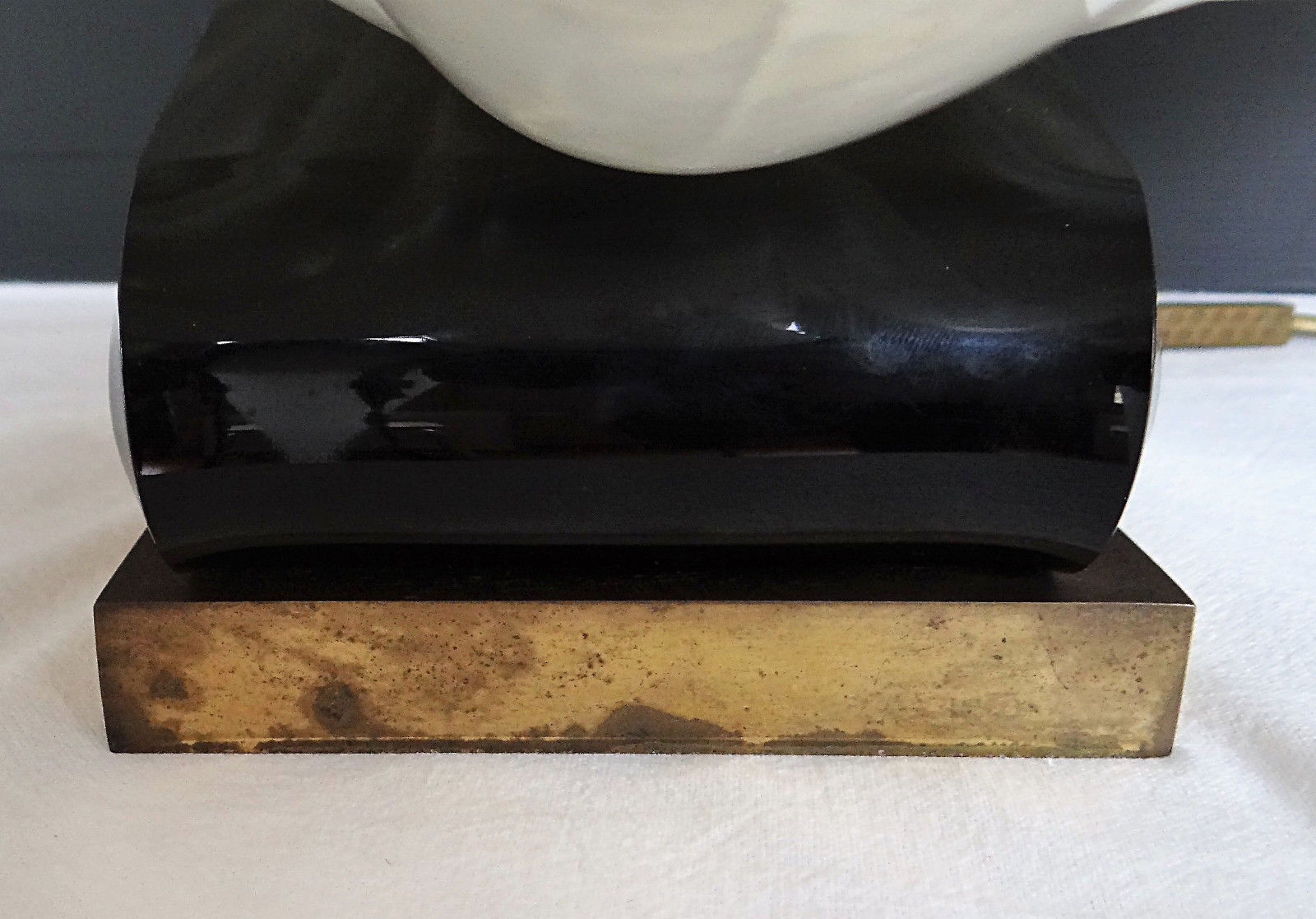 Liane Rougier lamp shell Benetier design 1970 in methacrylate