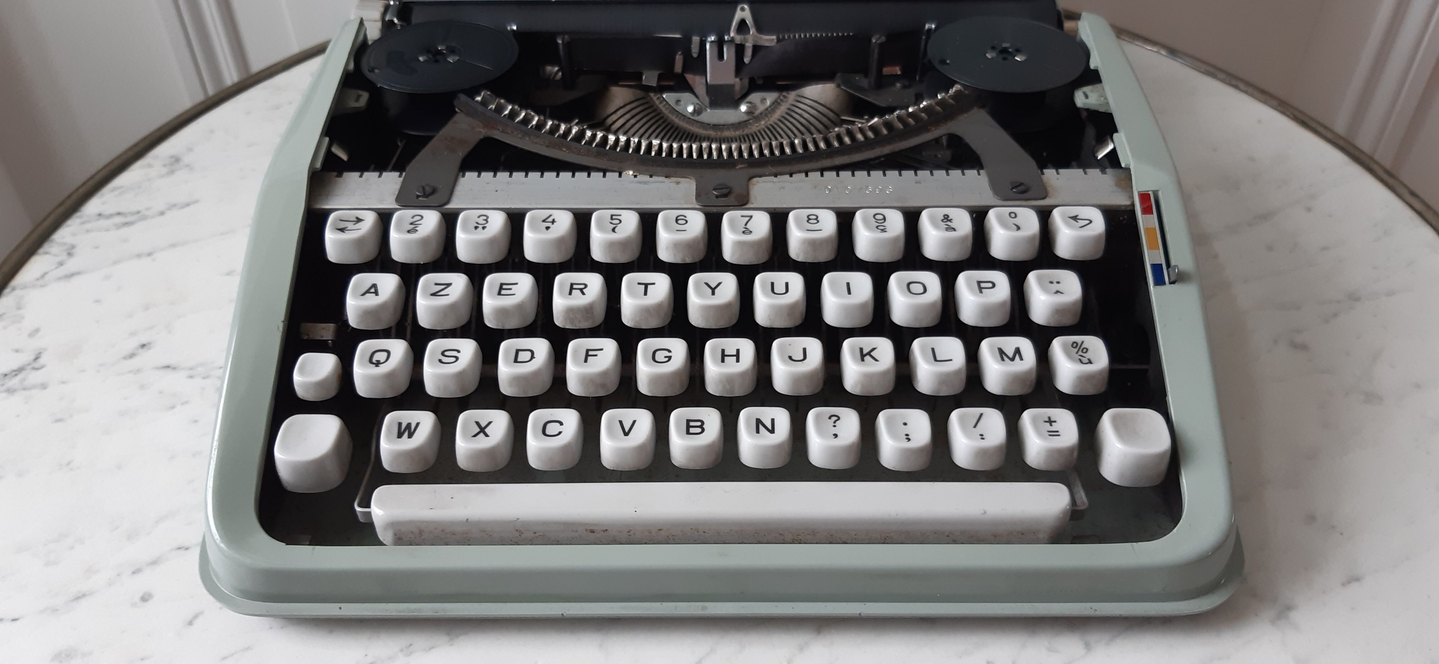 Hermès 50s typewriter pastel blue