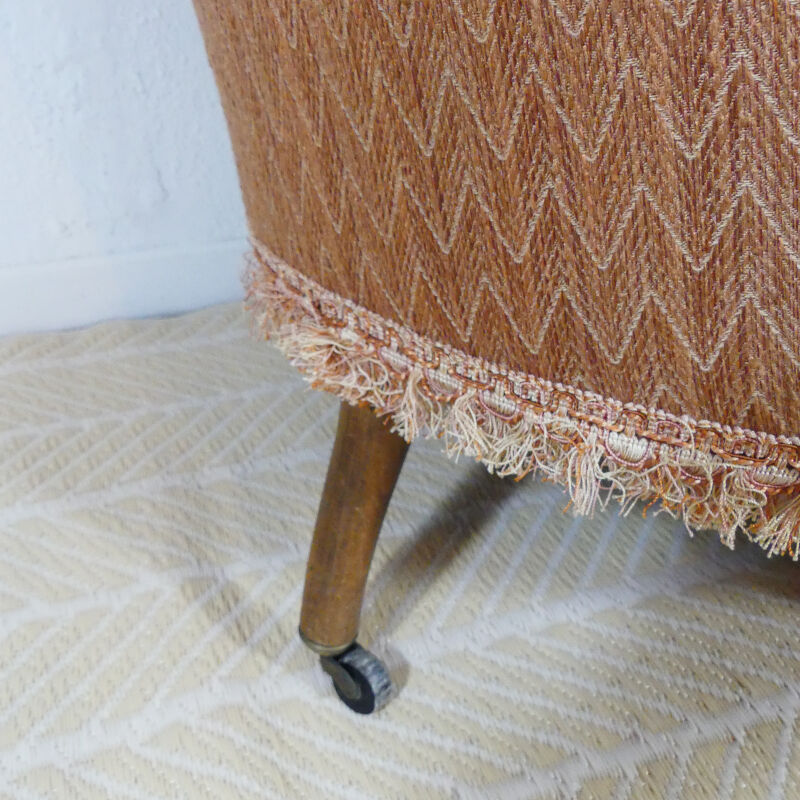 Vintage toad armchair - Toad armchair with wheels