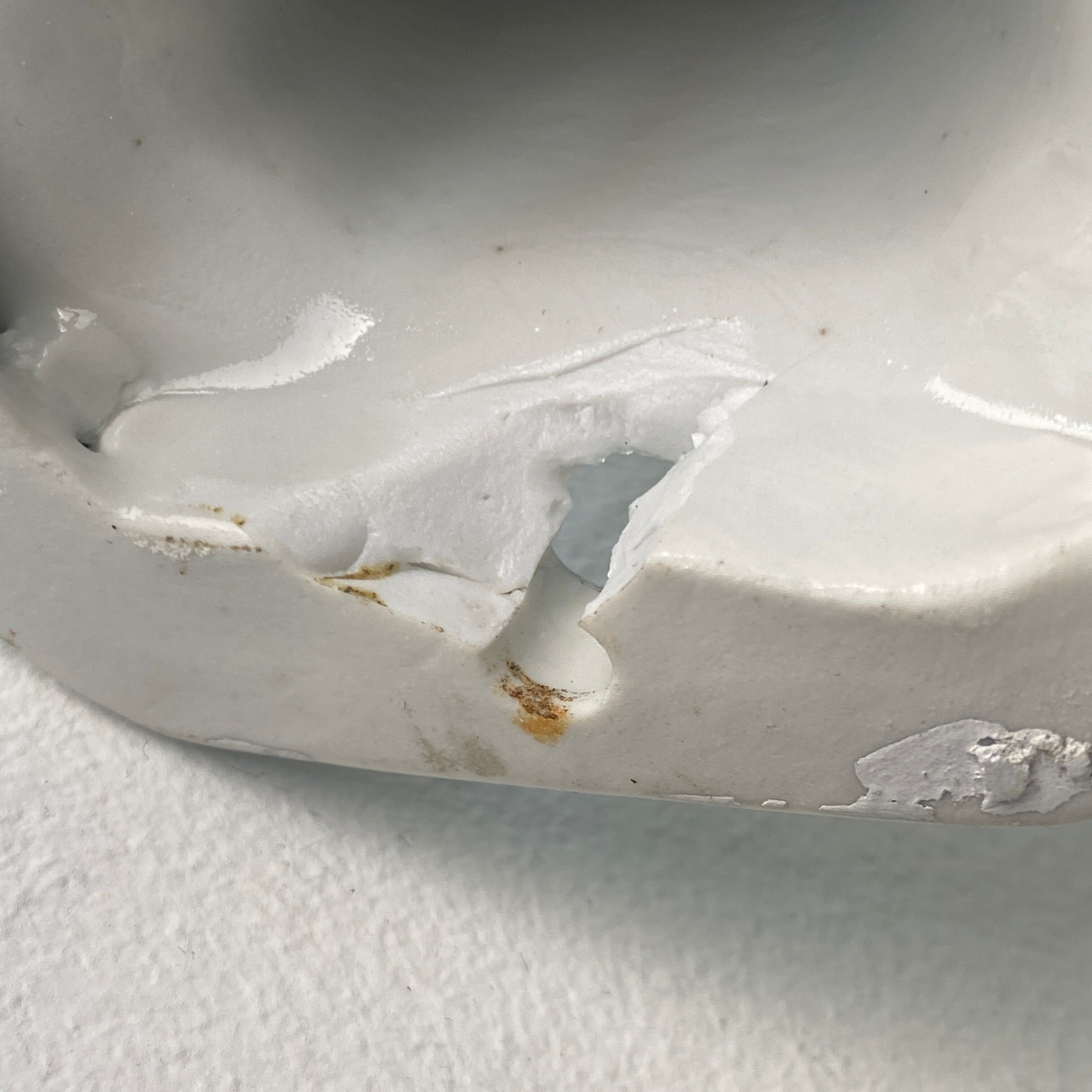 Old porcelain and vintage opaline wall lamp