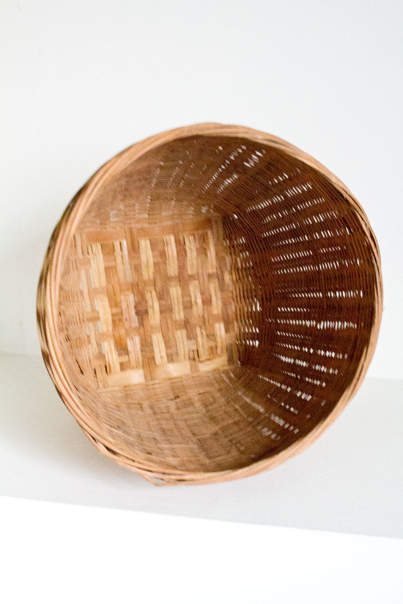 Cache woven wicker jar