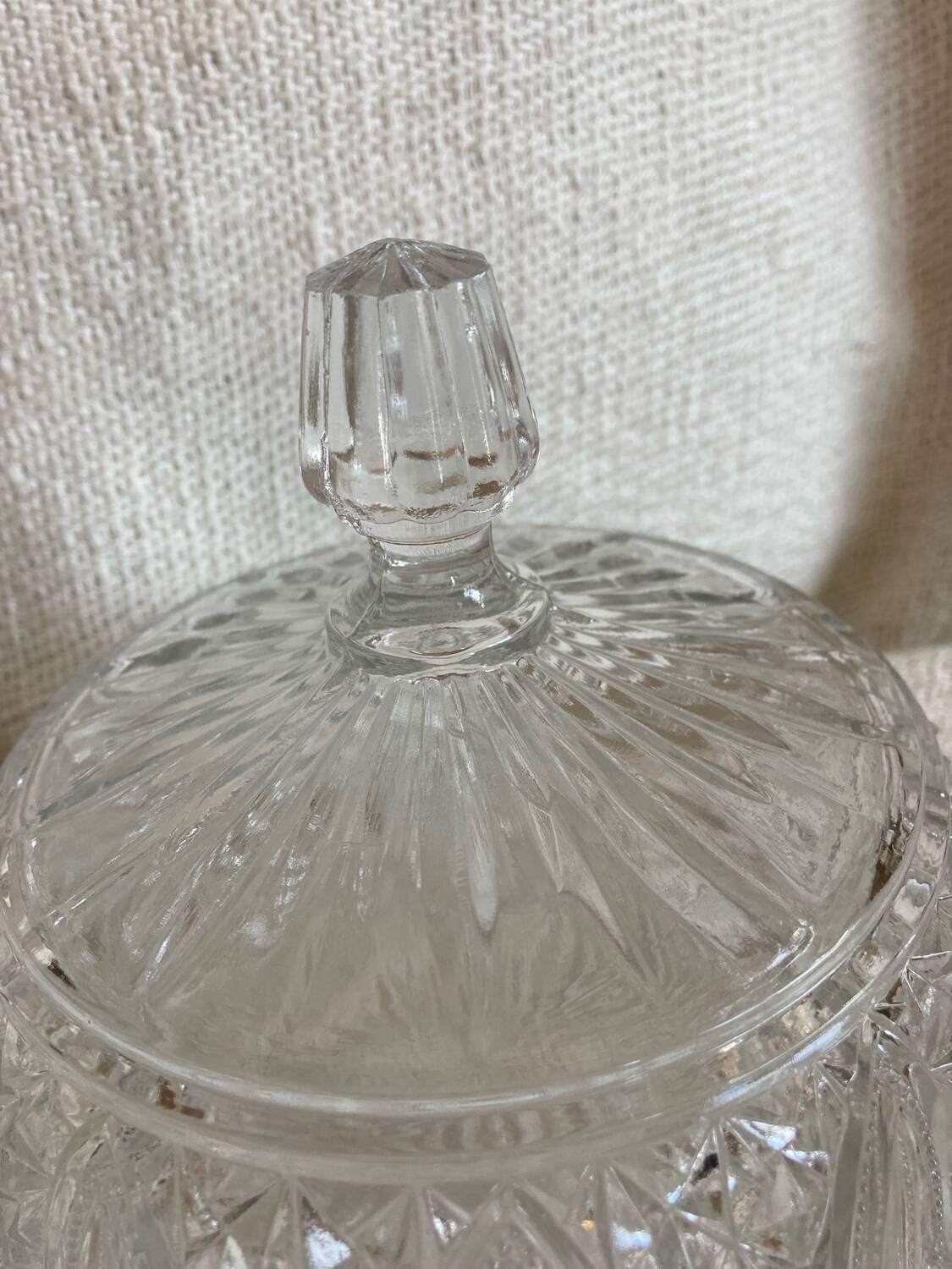 Dish and bell for chiseled cheese