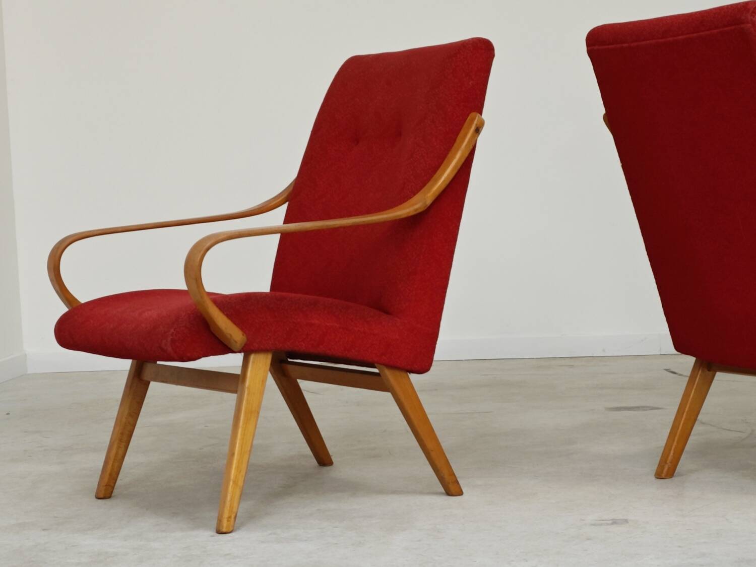 Pair of red armchairs 6953 by Jaroslav Smidek for Ton Bystrice Thonet 1960