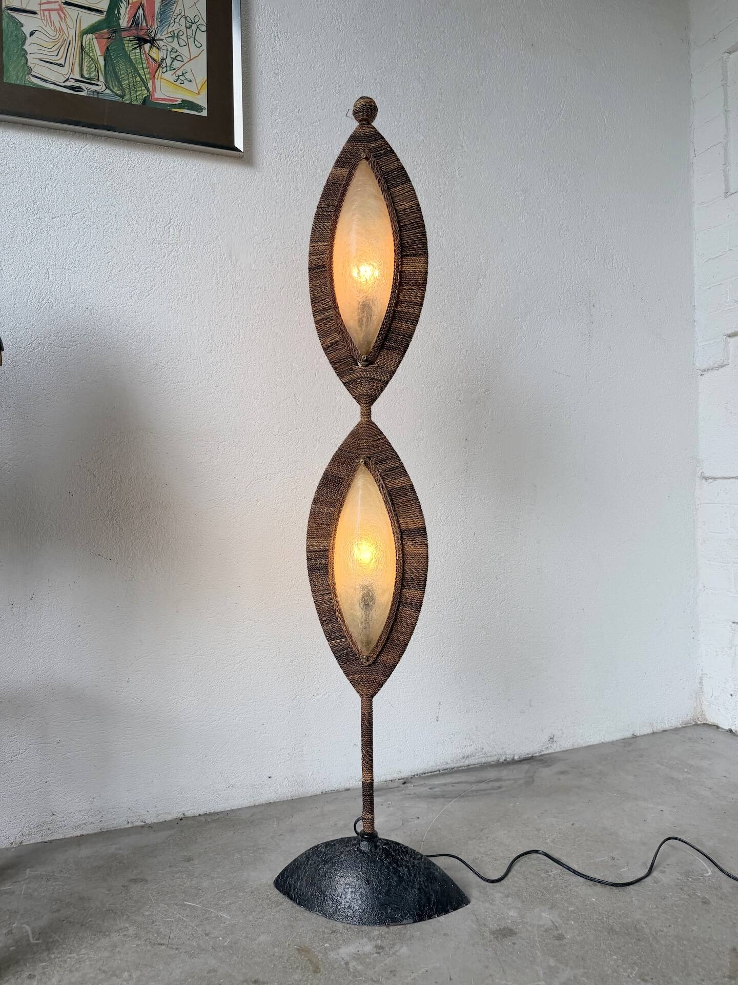 Lampadaire bronze et corde 1970