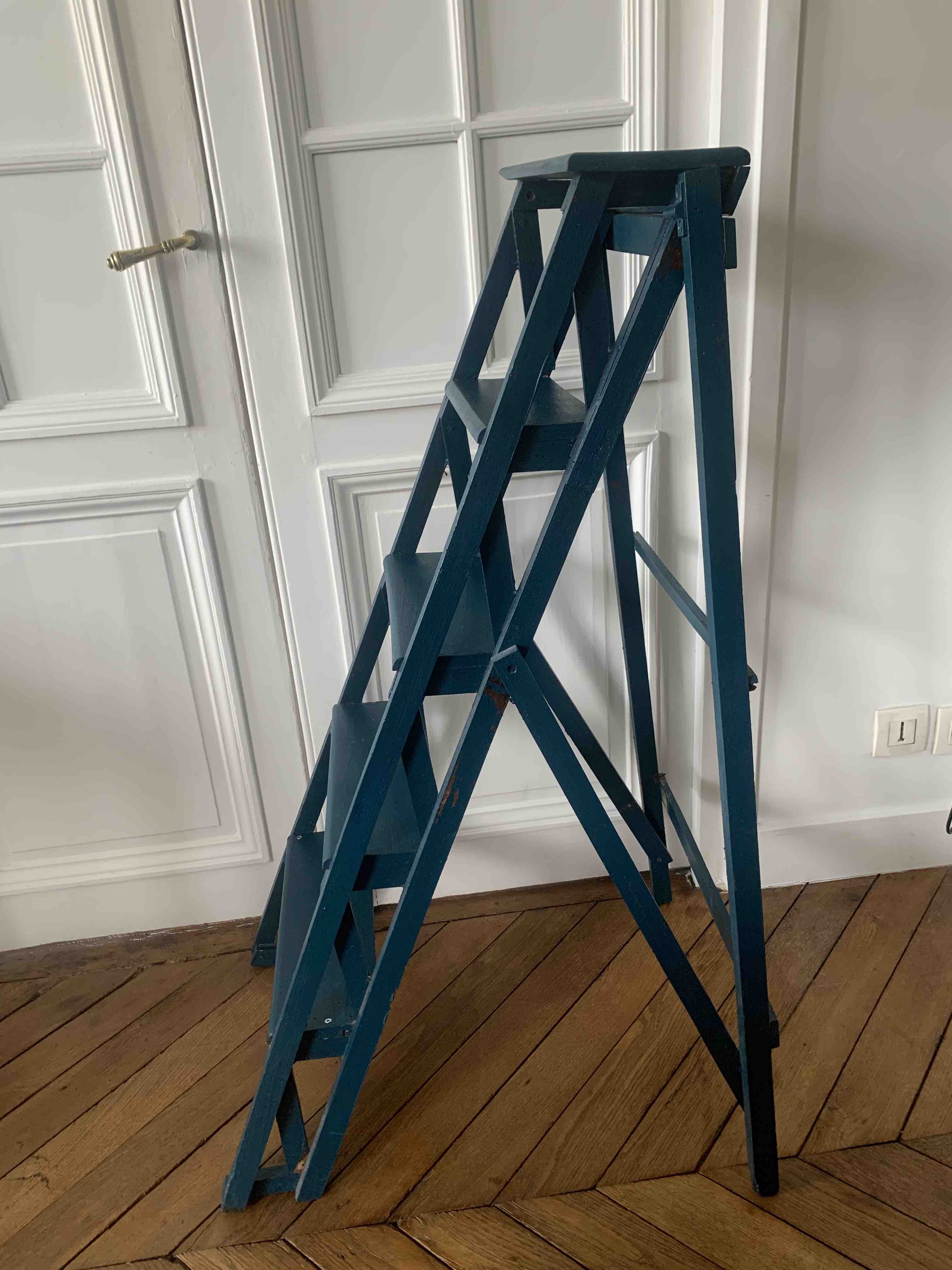 Stepladder library / deco painter