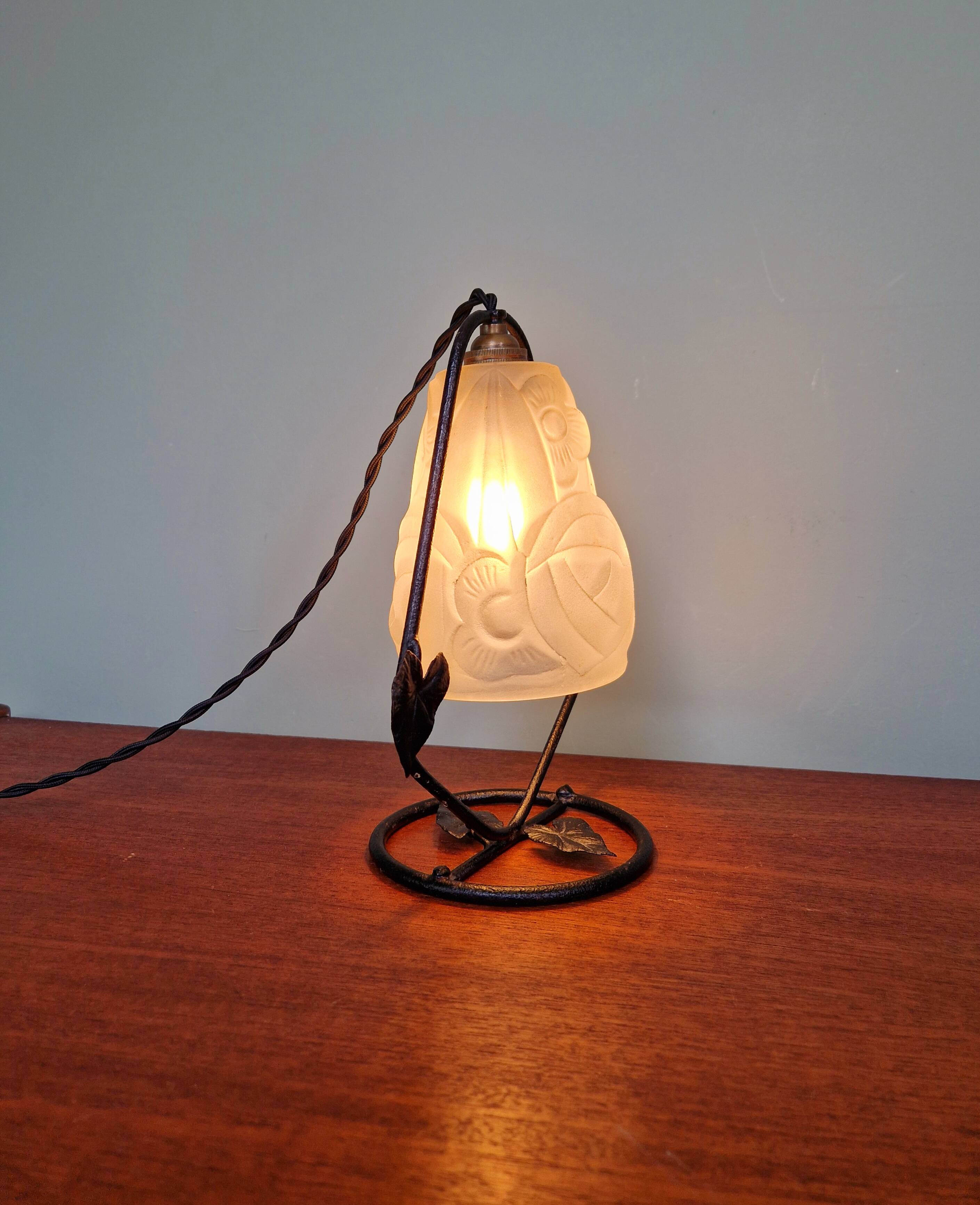 Art Deco night light in wrought iron and satin glass signed Degué
