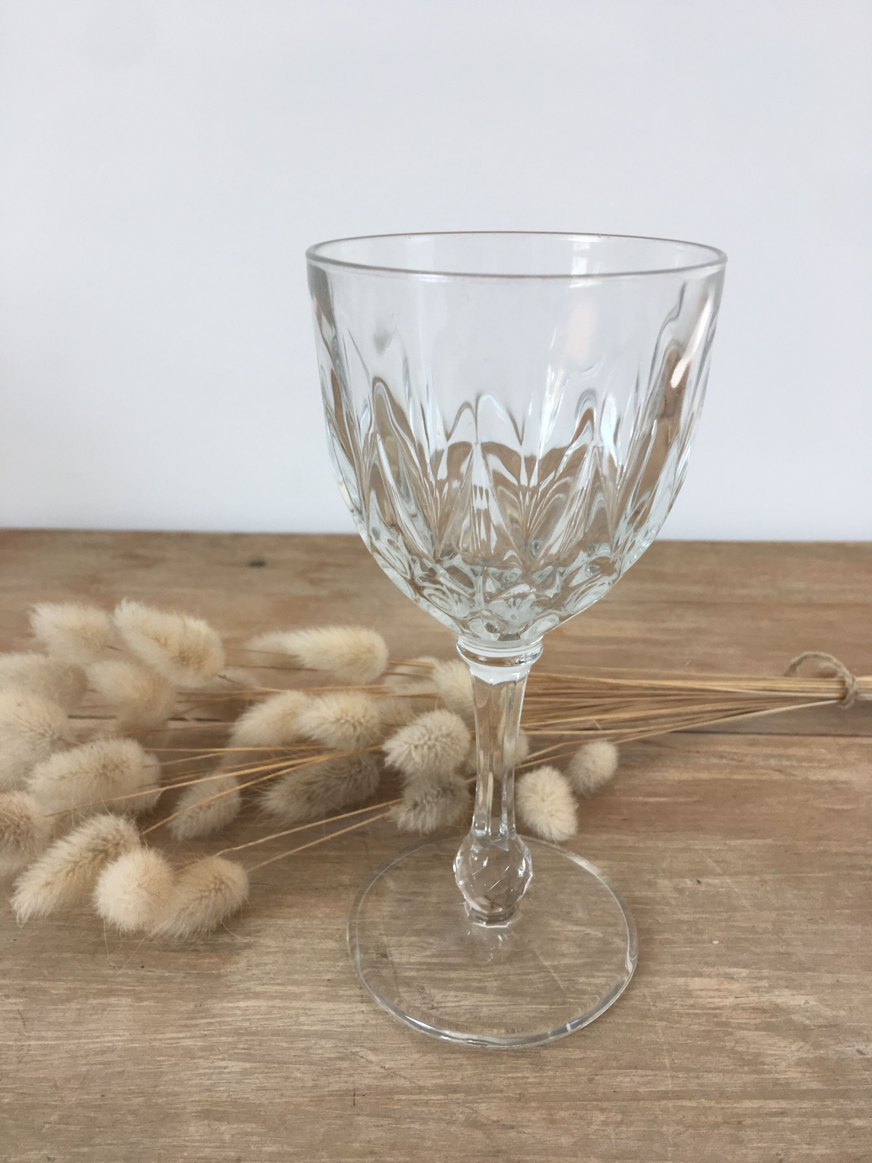 4 "diamond" foot glasses