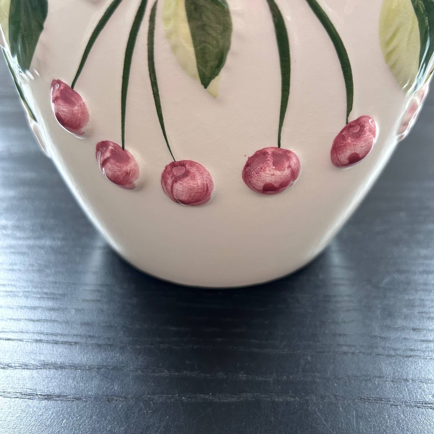 Cherry pot cover in slip