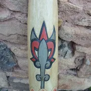 Masque totem en bois sculpté