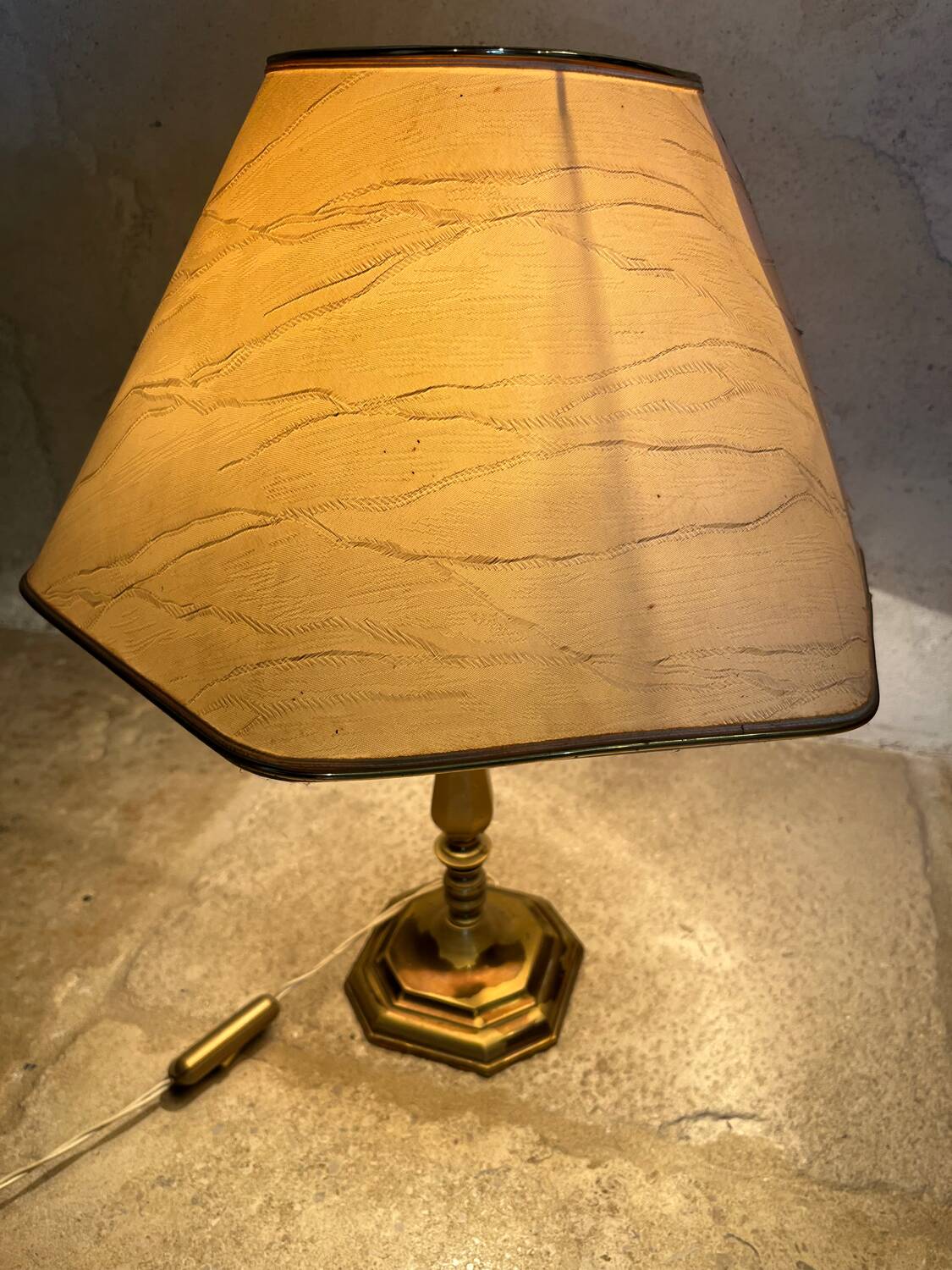 Vintage 1950 brass lamp