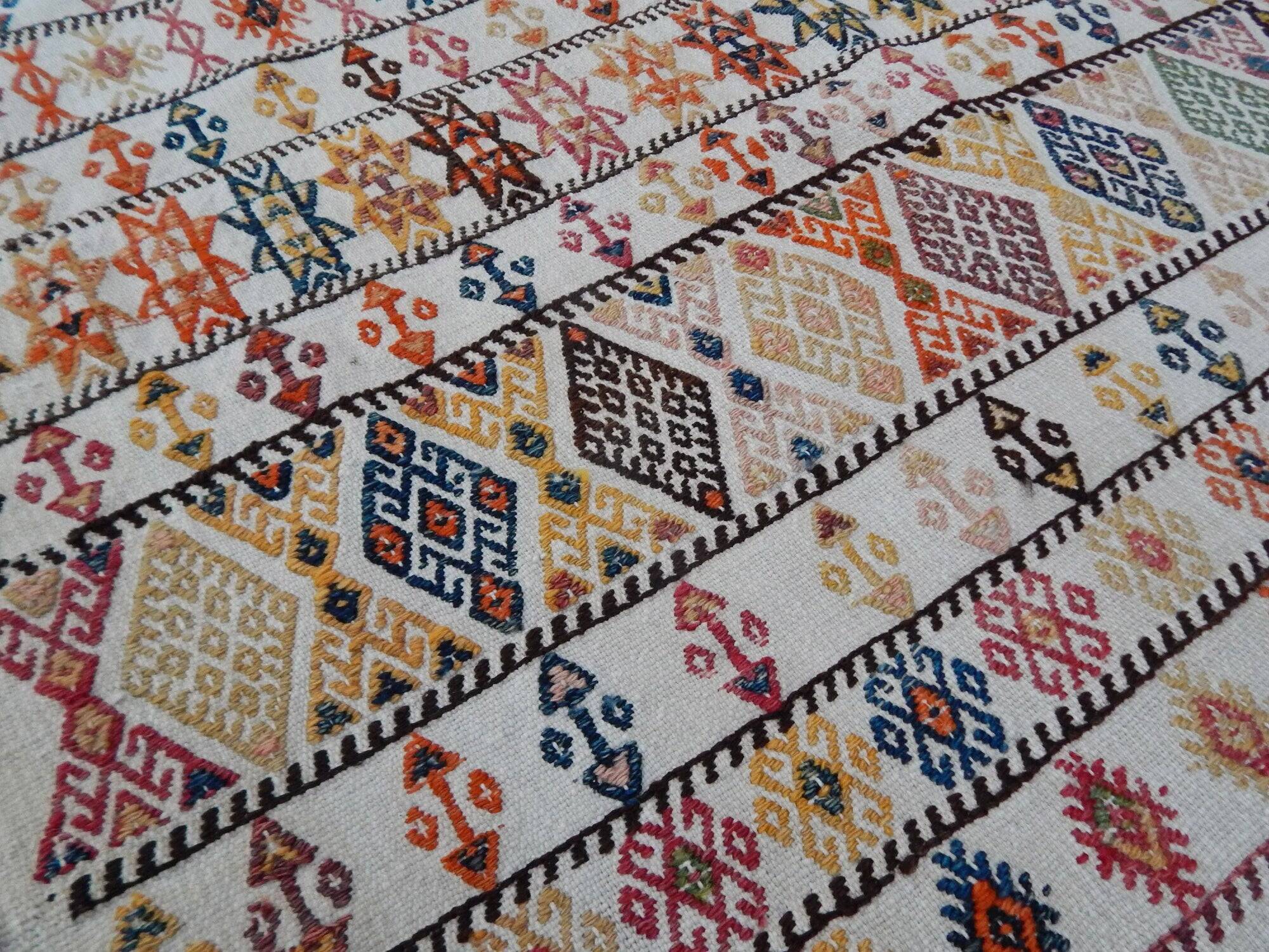 Vintage Turkish kilim, handwoven, 93x100 cm.