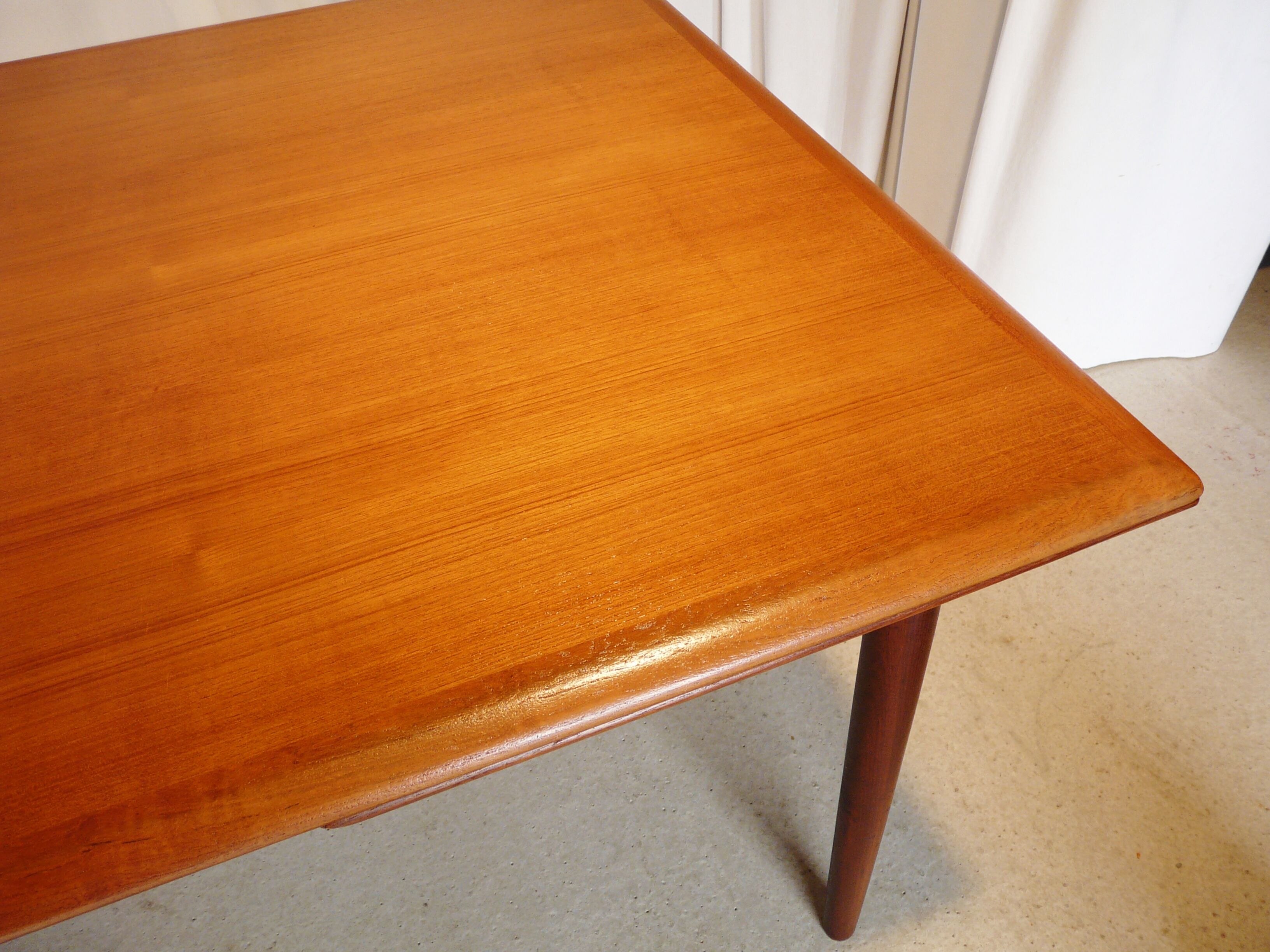 Danish teak H.P. Larsen extensible table