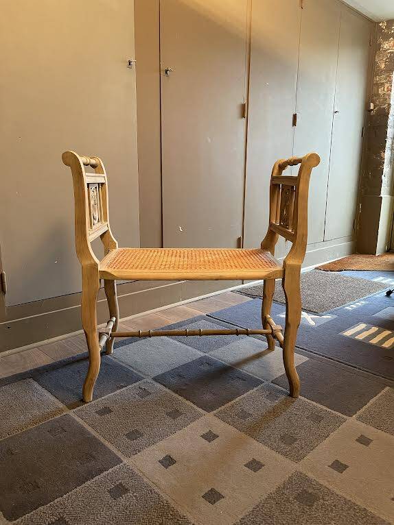 Cane bench "corridor" or piano.