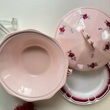 Saint Amand soup tureen, Pompadour model