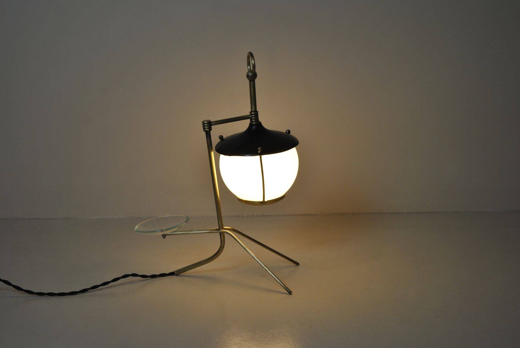 Lampe de table en forme de lanterne en laiton, années 50