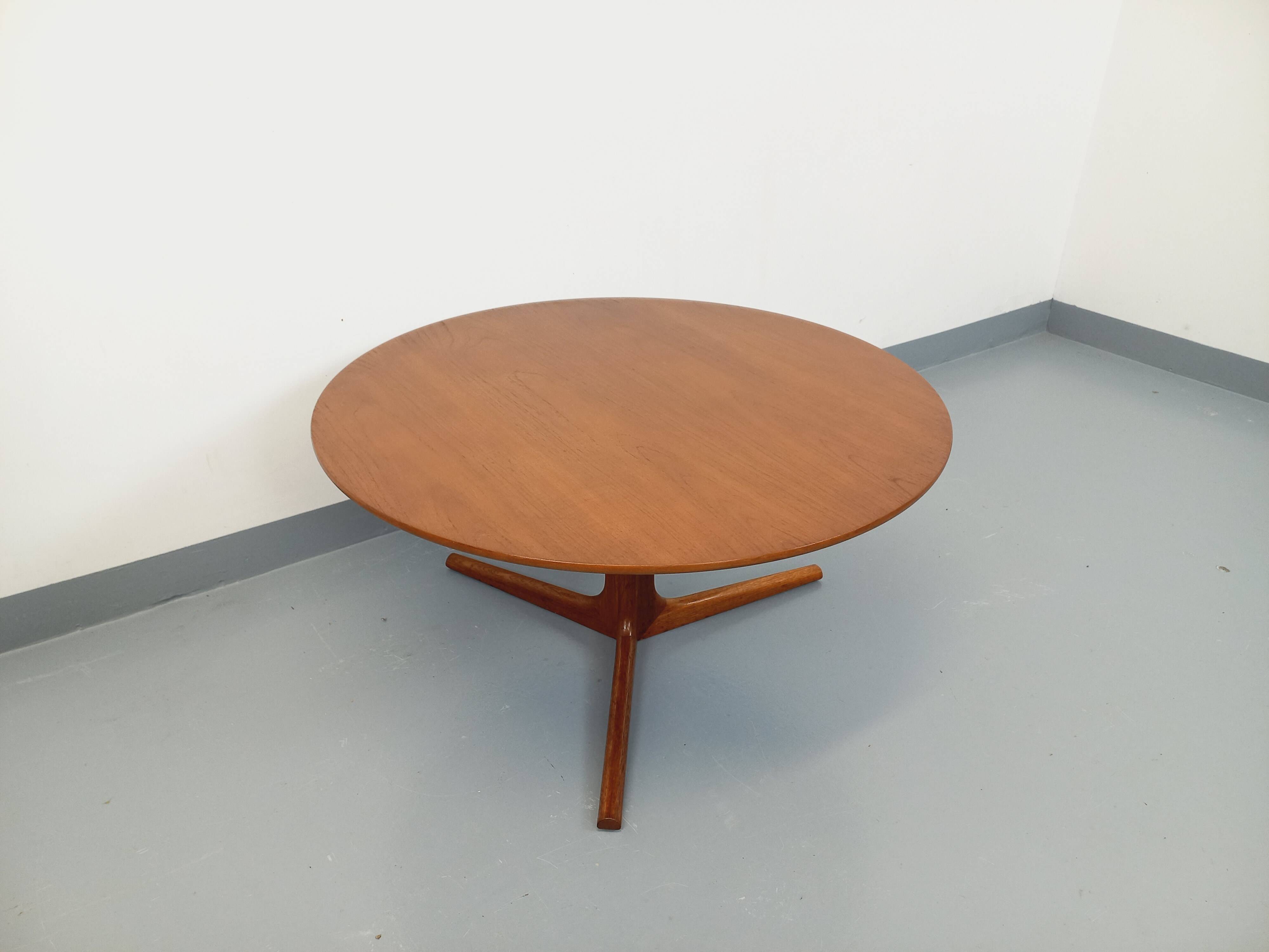 Bernhard Pedersen & Son Vintage Danish Scandinavian Round Coffee Table Teak