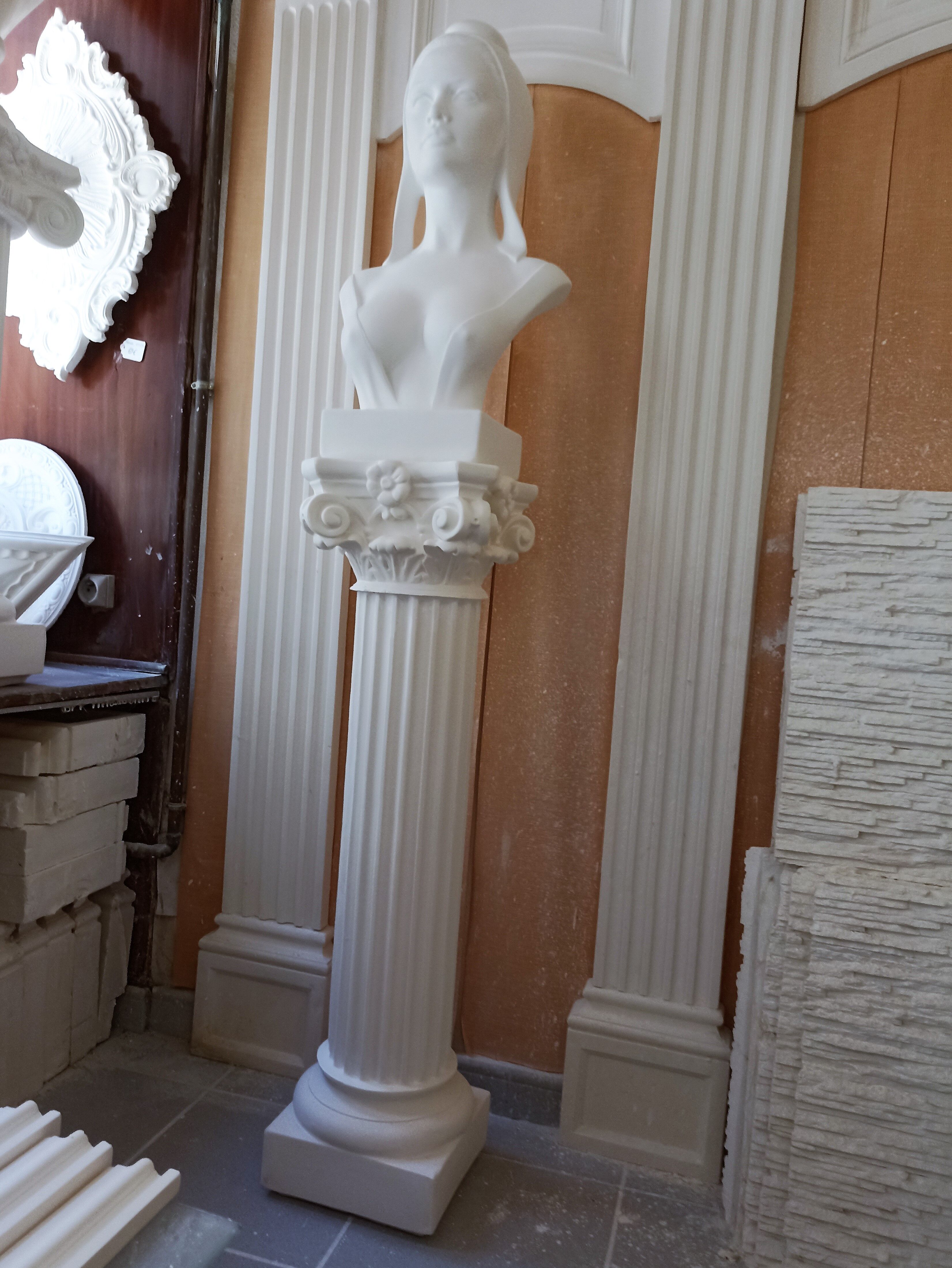 Large bust Marianne H:64cm B. Bardot