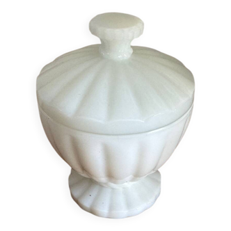 Opaline bonbonnière