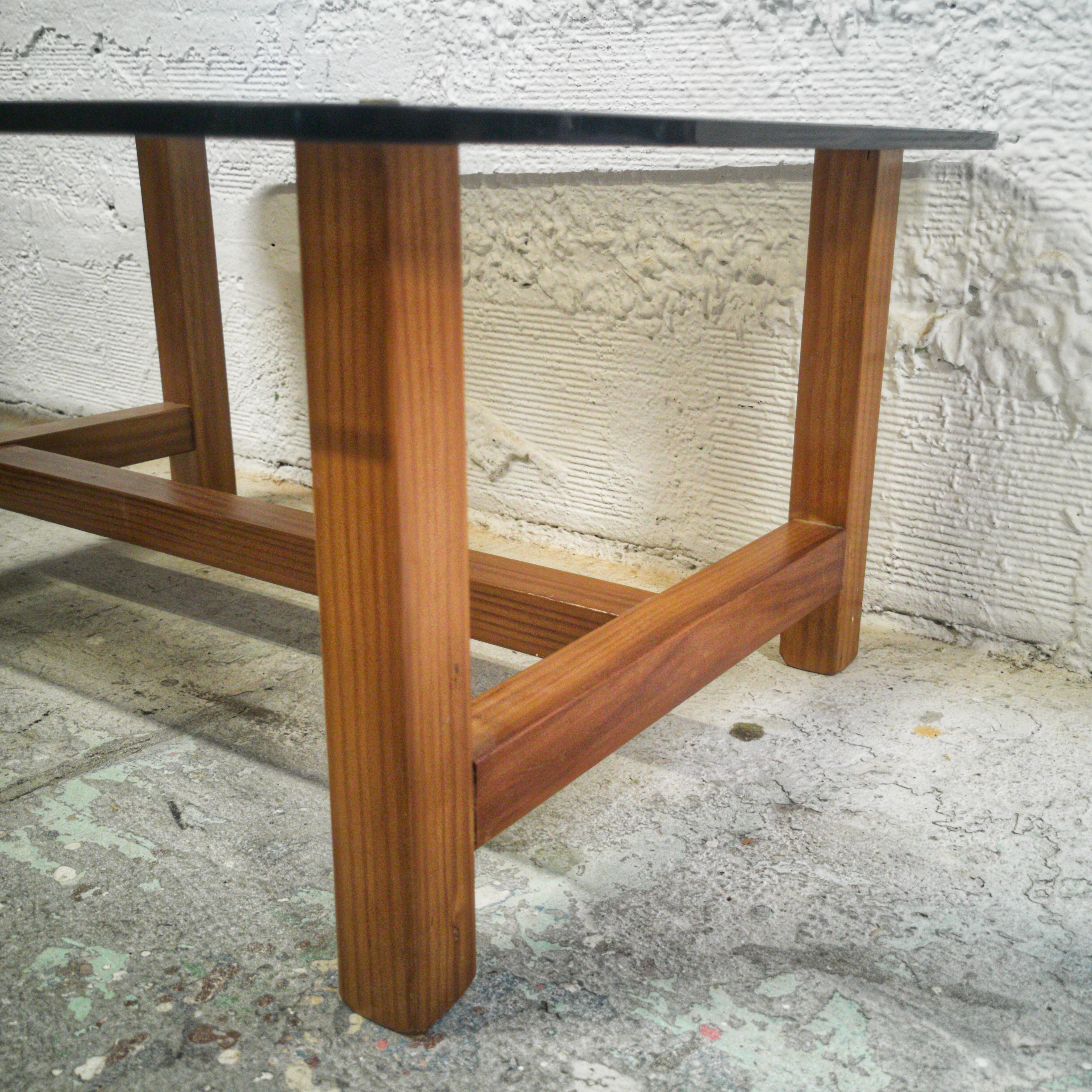 Table basse bois et verre fumé