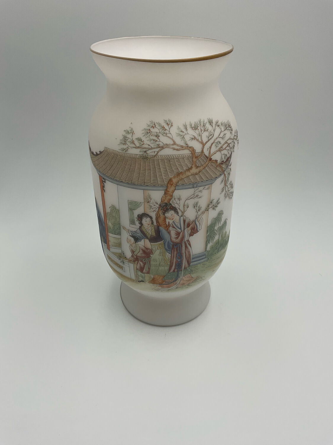 Chinese white opaline vase