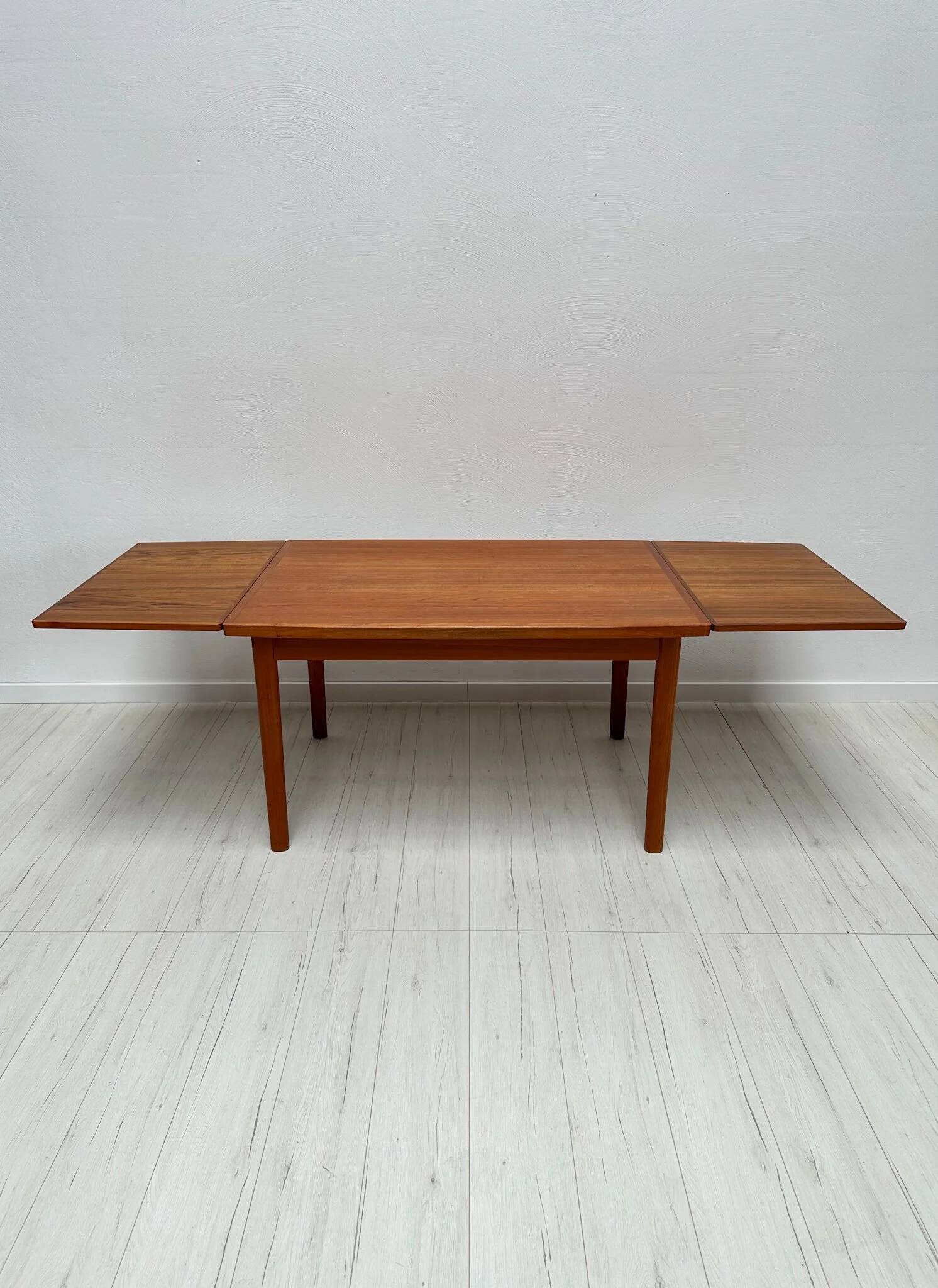 1960s large vintage Danish teak extendable dining table by Vamo Sønderborg