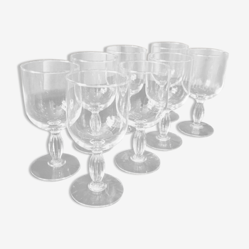 Suite de 8 verres à vin en cristallin