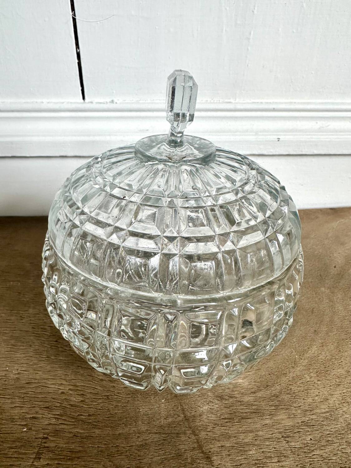 Former Portieux crystal sugar bowl