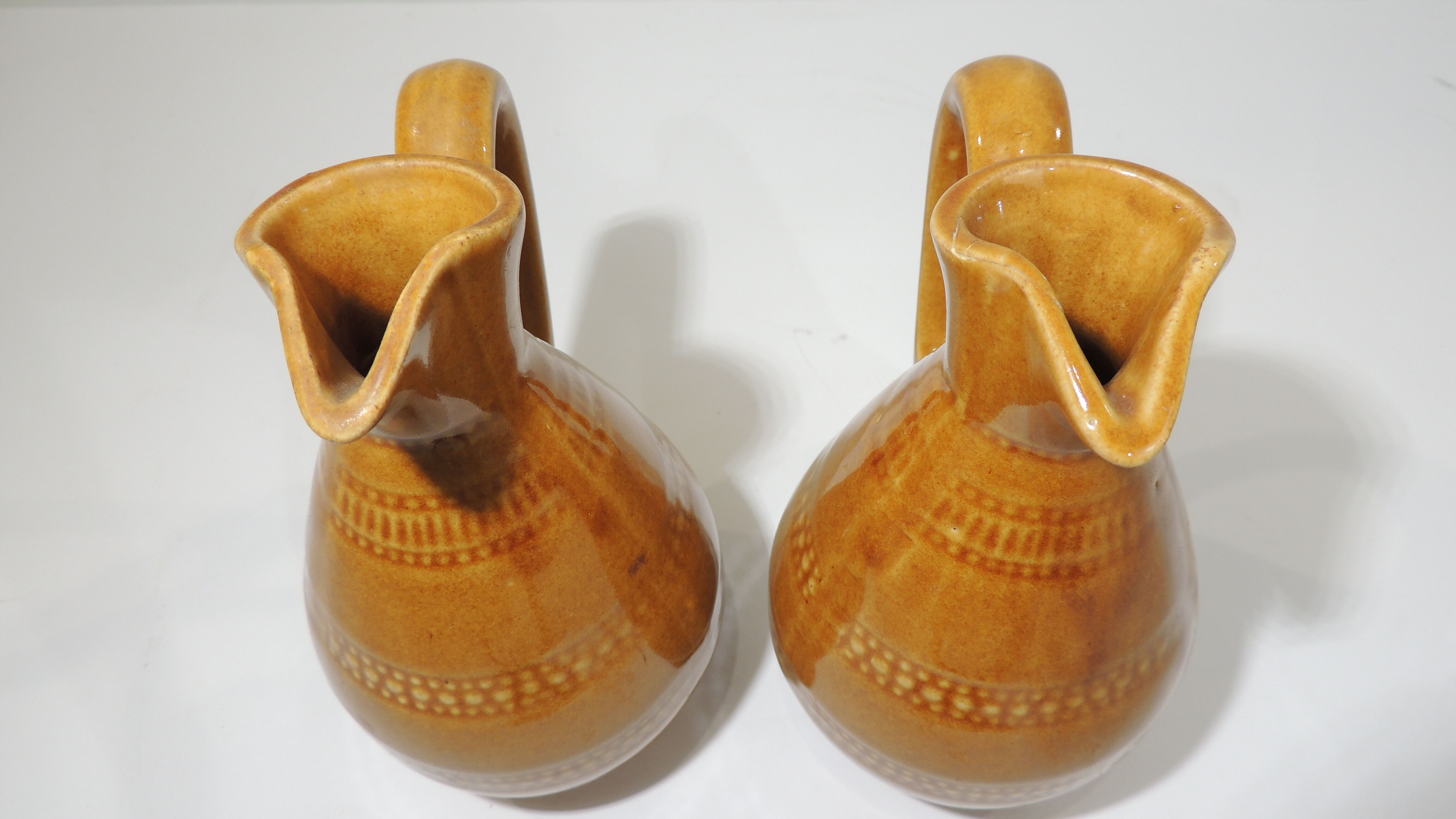Paire de pichets en grès vintage